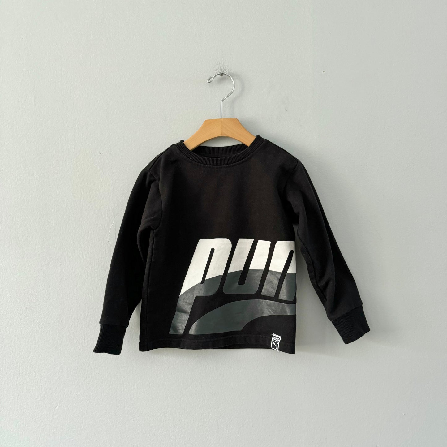 Puma / Black x white logo sweatshirt / 3T