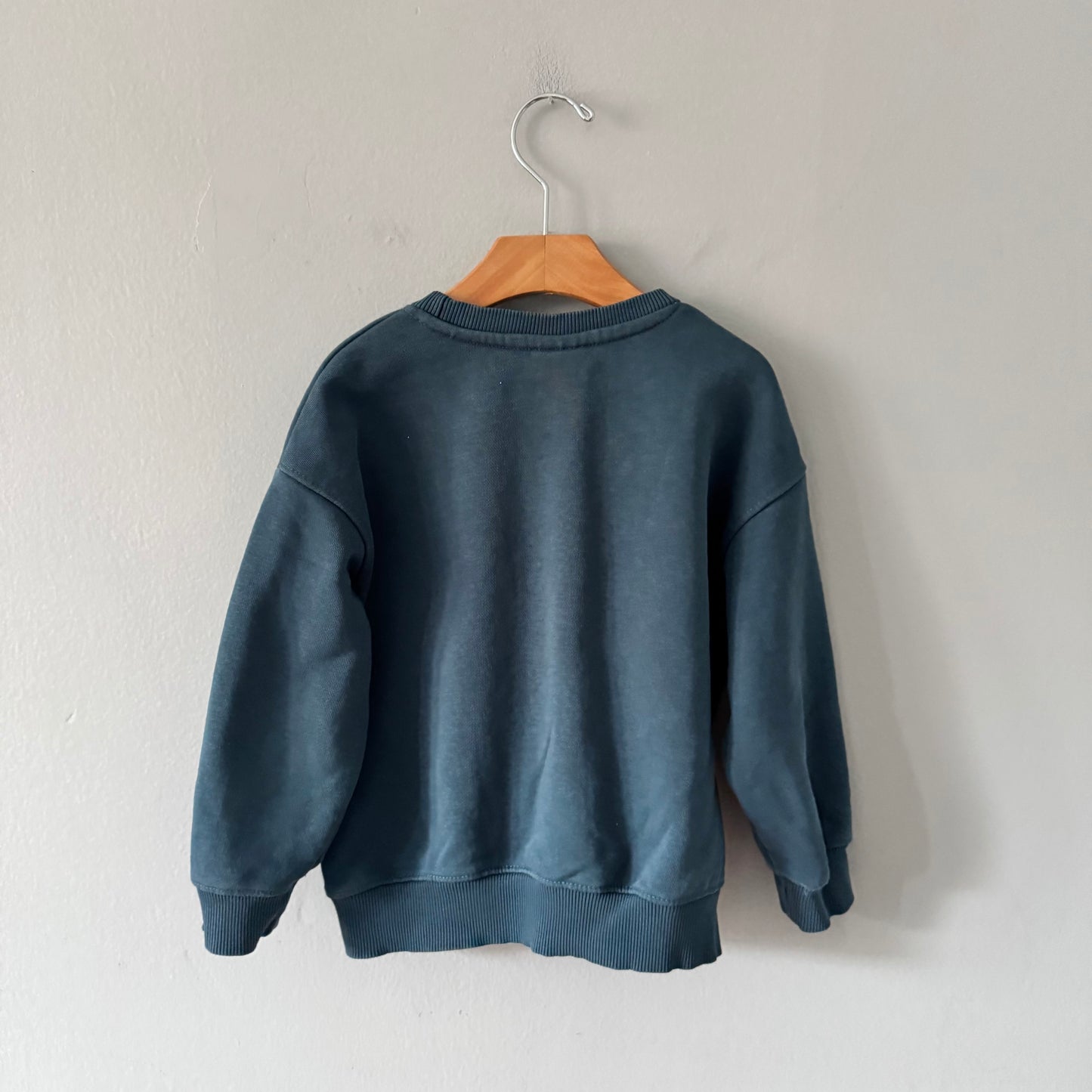 Zara / Dark green sweatshirt / 5Y