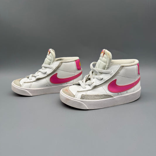Nike / Blazer / Running Shoes / US9
