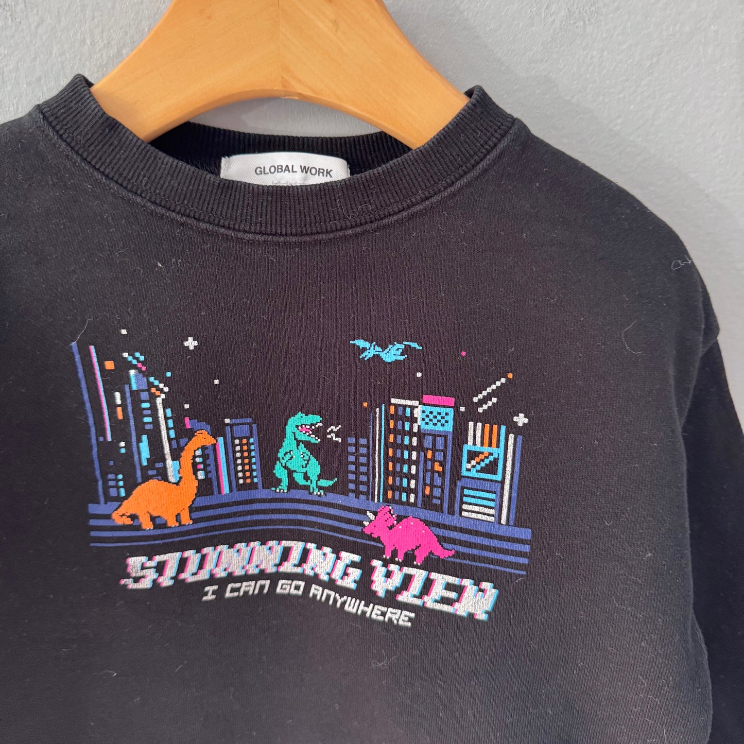 Global Work / Black sweatshirt / 110(4Y)