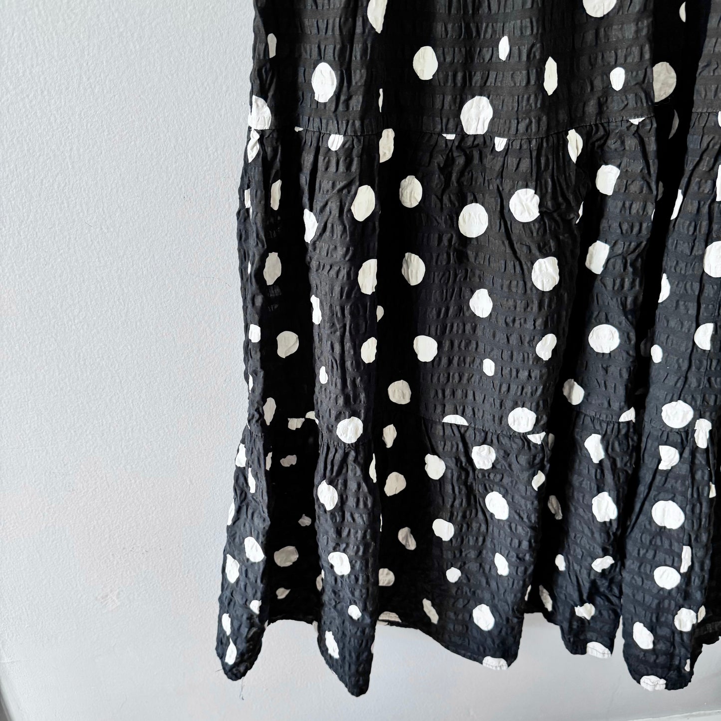 Au bord de la rivière / Robe noire à pois / Femme M
