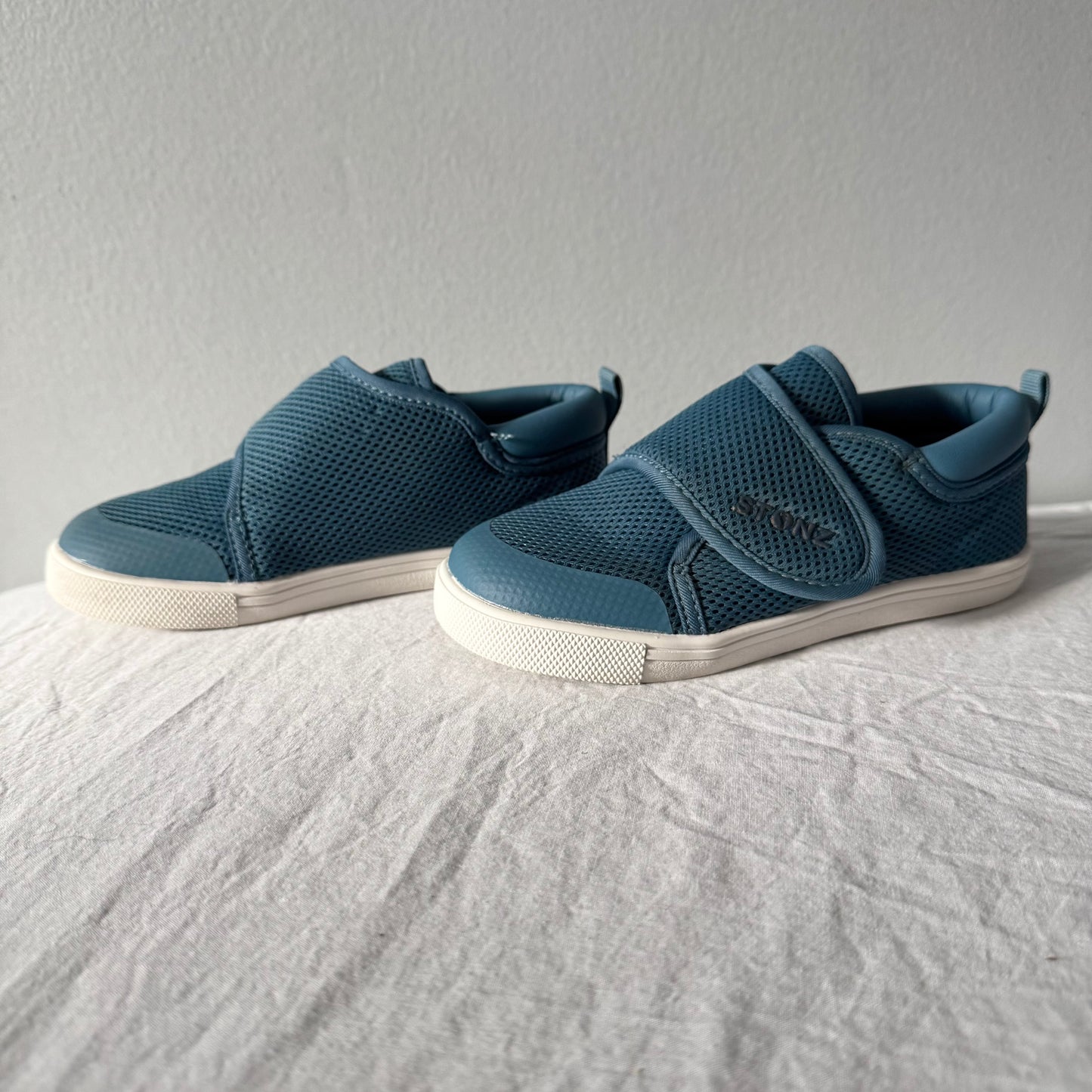 Stonz / Running Shoes / US12