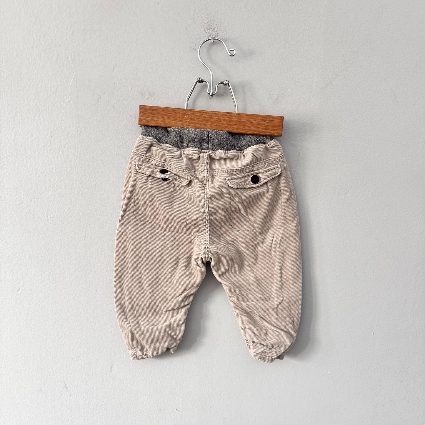 Zara / Pantalon en velours côtelé doublé beige / 9-12M