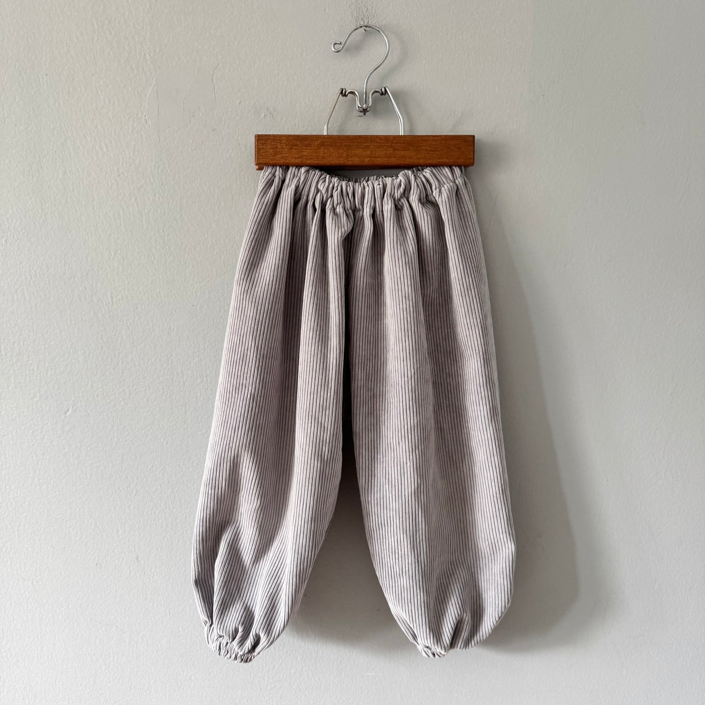 No brand / Thin corduroy pants / 3-4Y