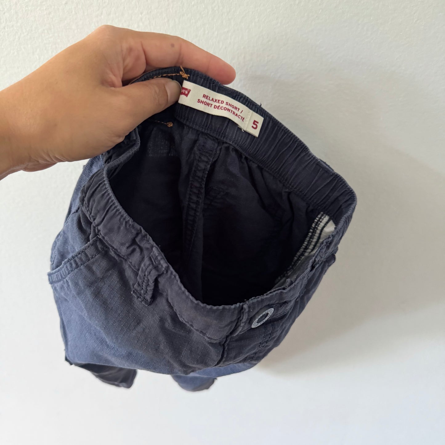 Levi's / Navy chino shorts / 5Y