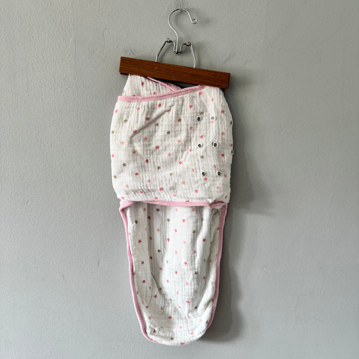 Aden + Anais / White x pink star swaddle / 3-6M