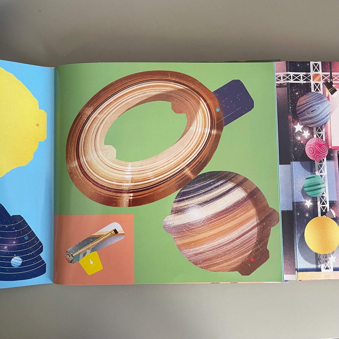 Lonely Planet Kids - Space Museum (Make Your Own Pop-Up)