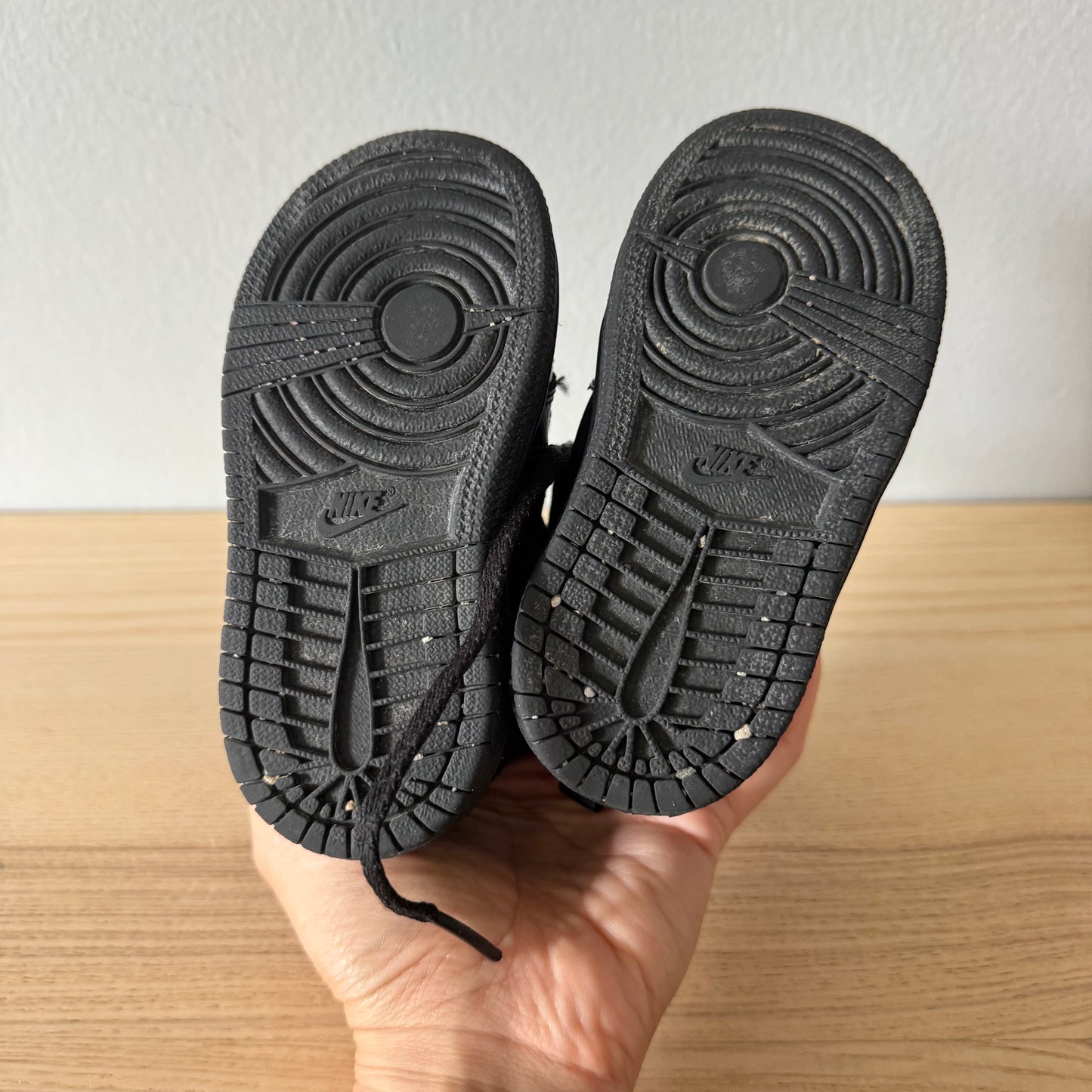 Nike / Sneaker / US6