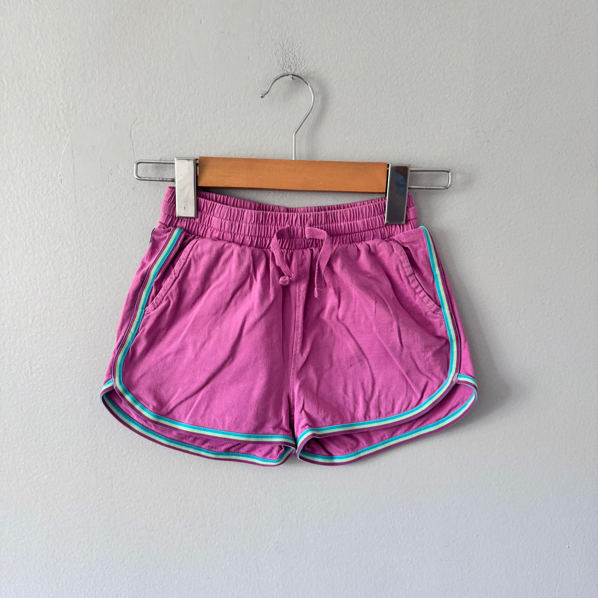 Tea / Pink purple gym shorts / 6Y