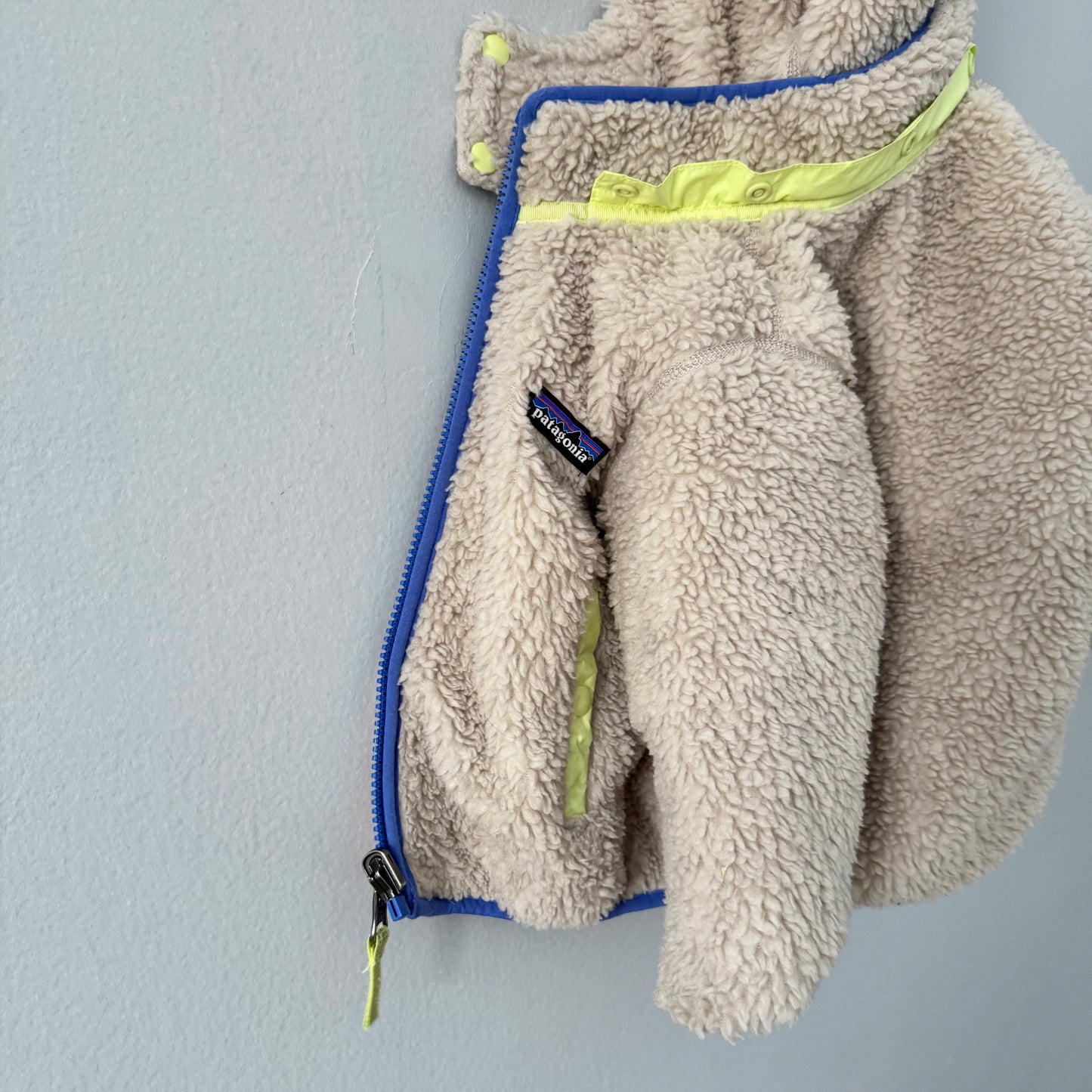 Patagonia / Baby Reversible Tribbles Hoody / 12-18M