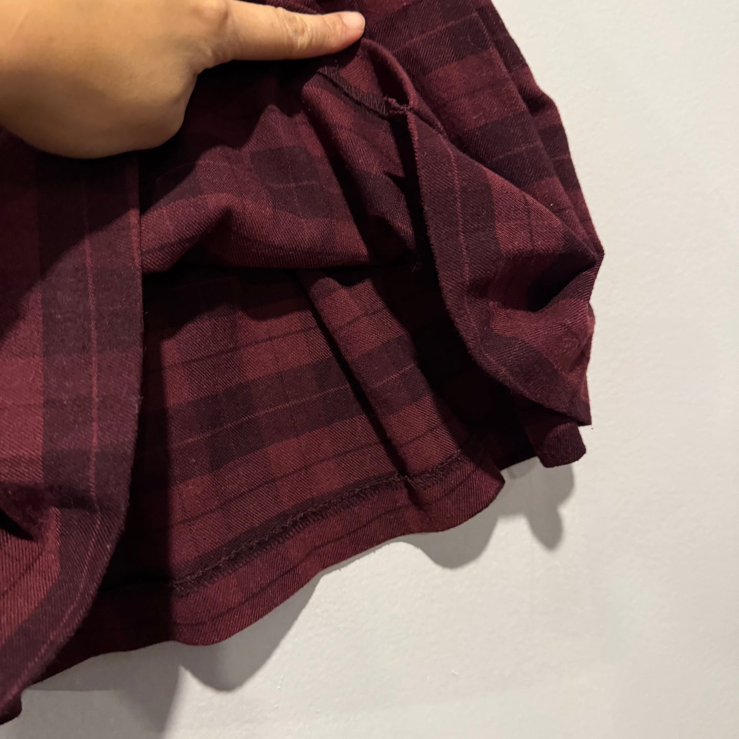 H&M / Burgundy checked skirt / 4-5Y