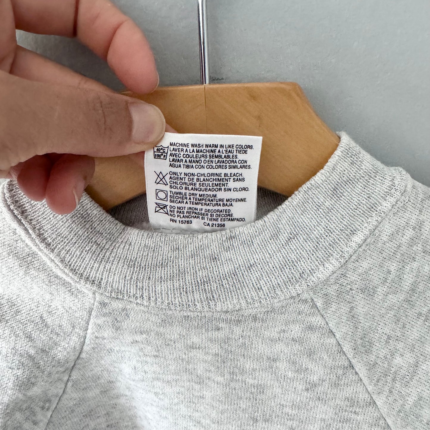 Hanes / Light grey sweatshirt / 6Y+