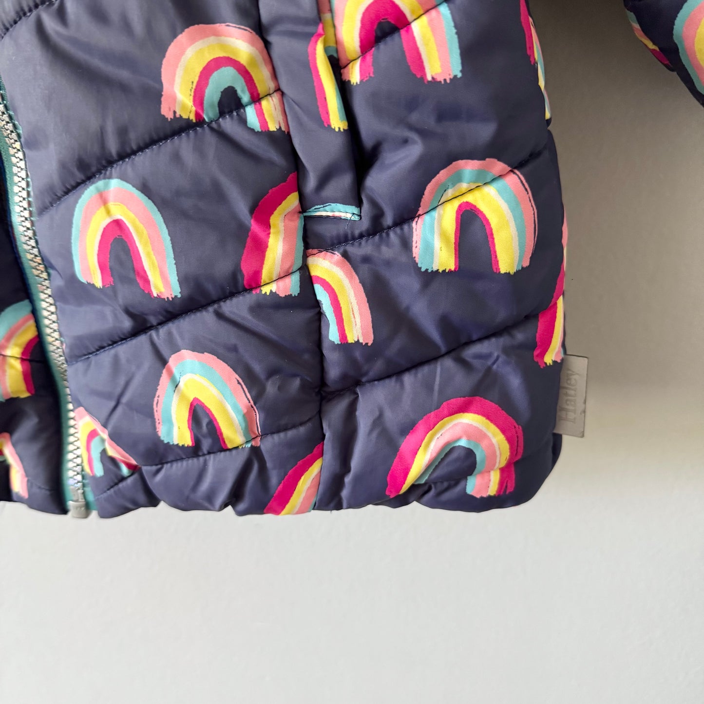 Hatley / Navy x rainbow puffer jacket / 2T