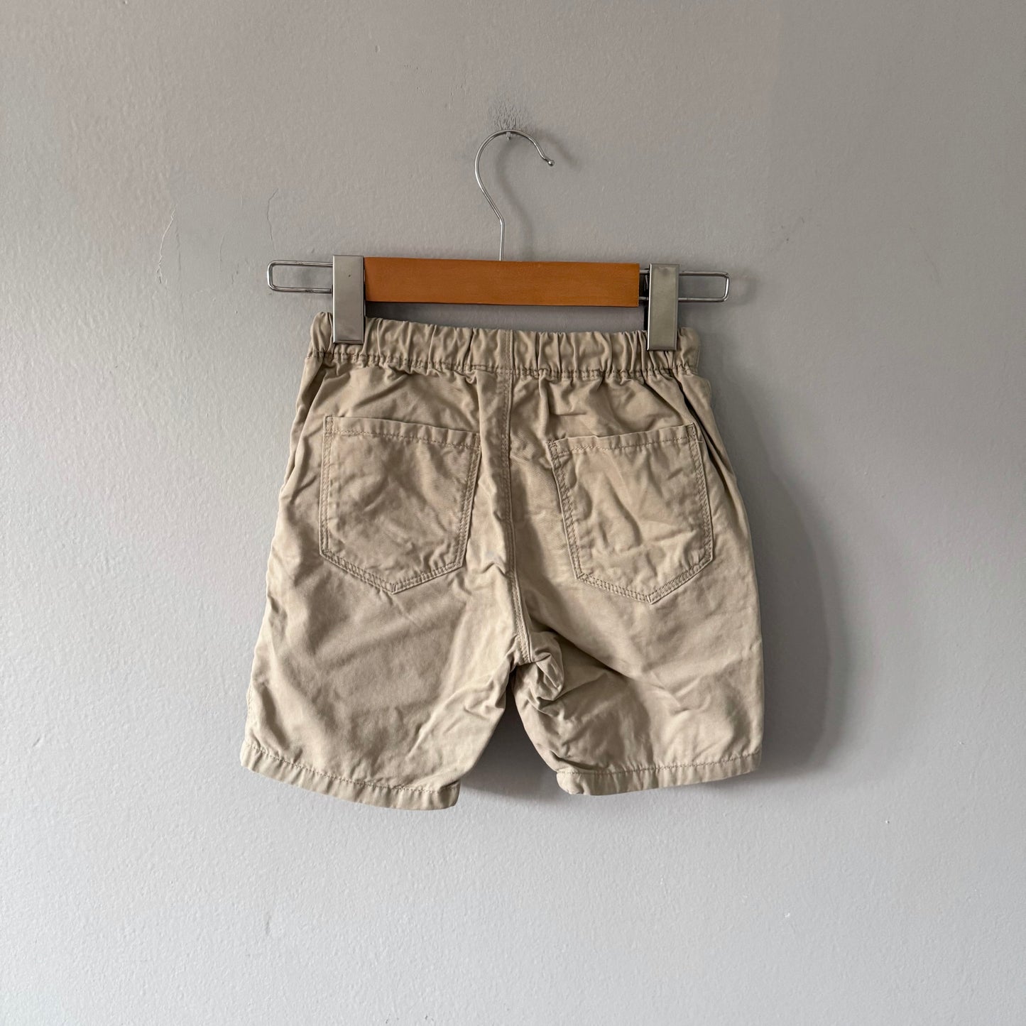 Next / Beige chino shorts / 4-5Y