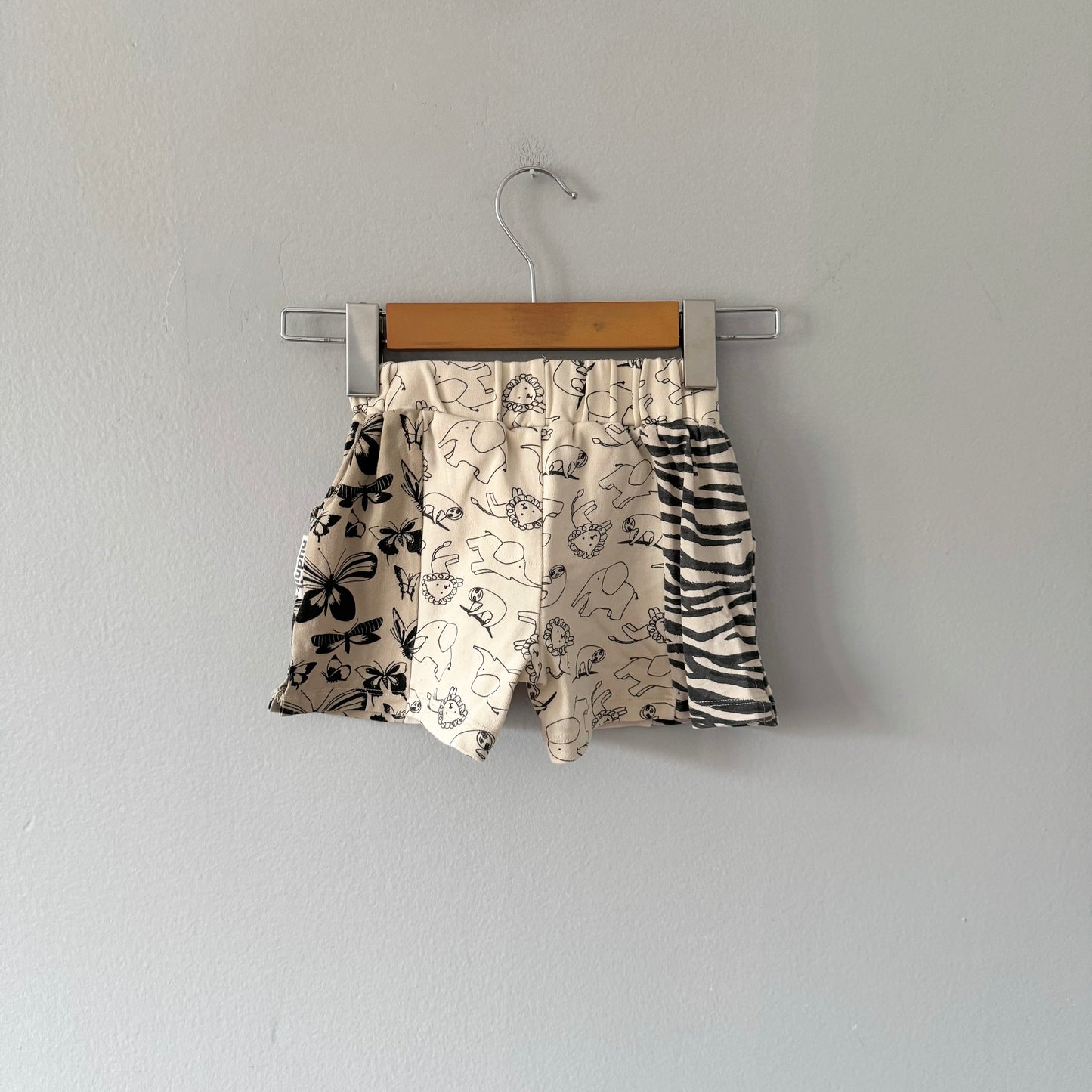 Nudnik / Animal, butterfly, zebra sweat shorts / 4Y