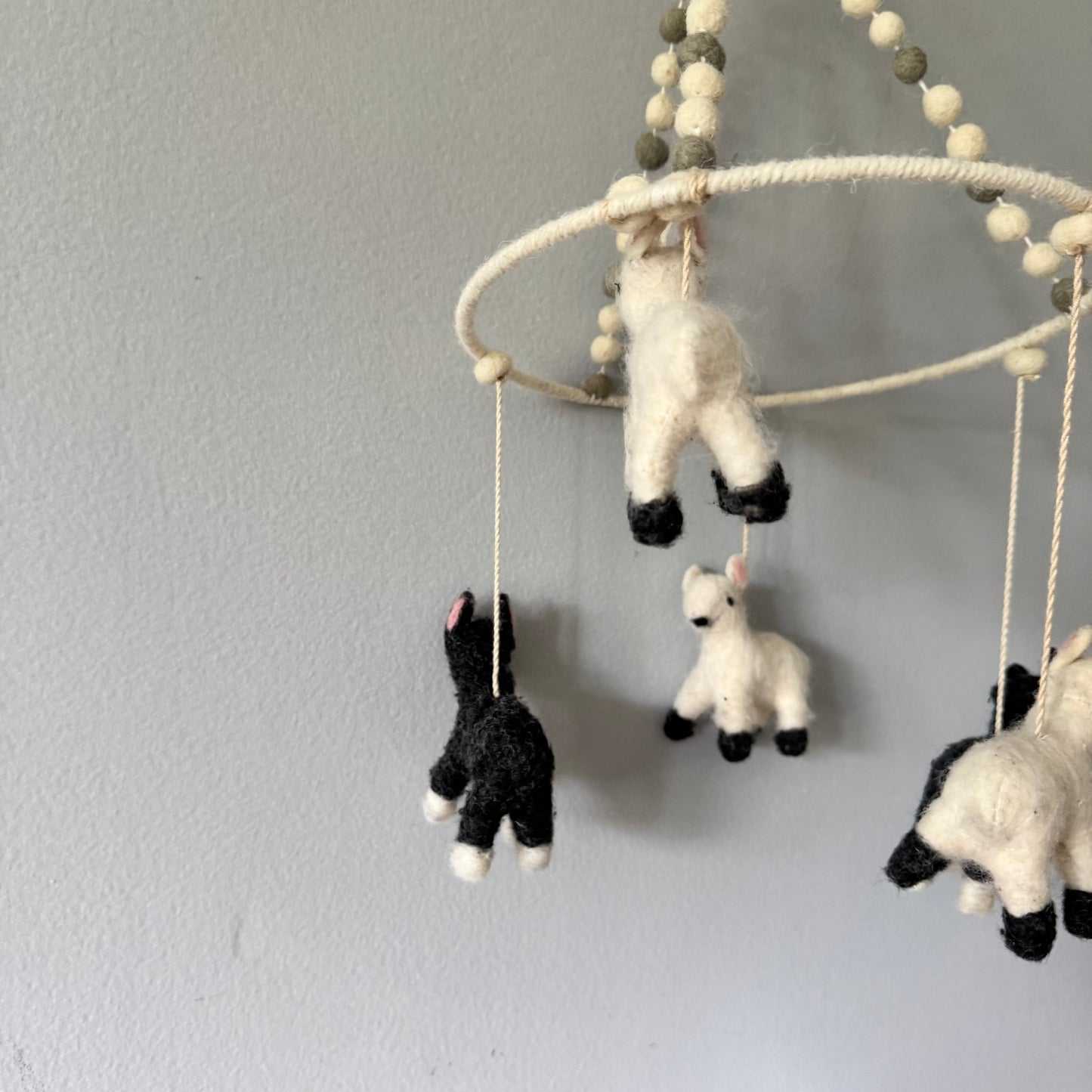 Pehr / Little lamb ceiling mobile