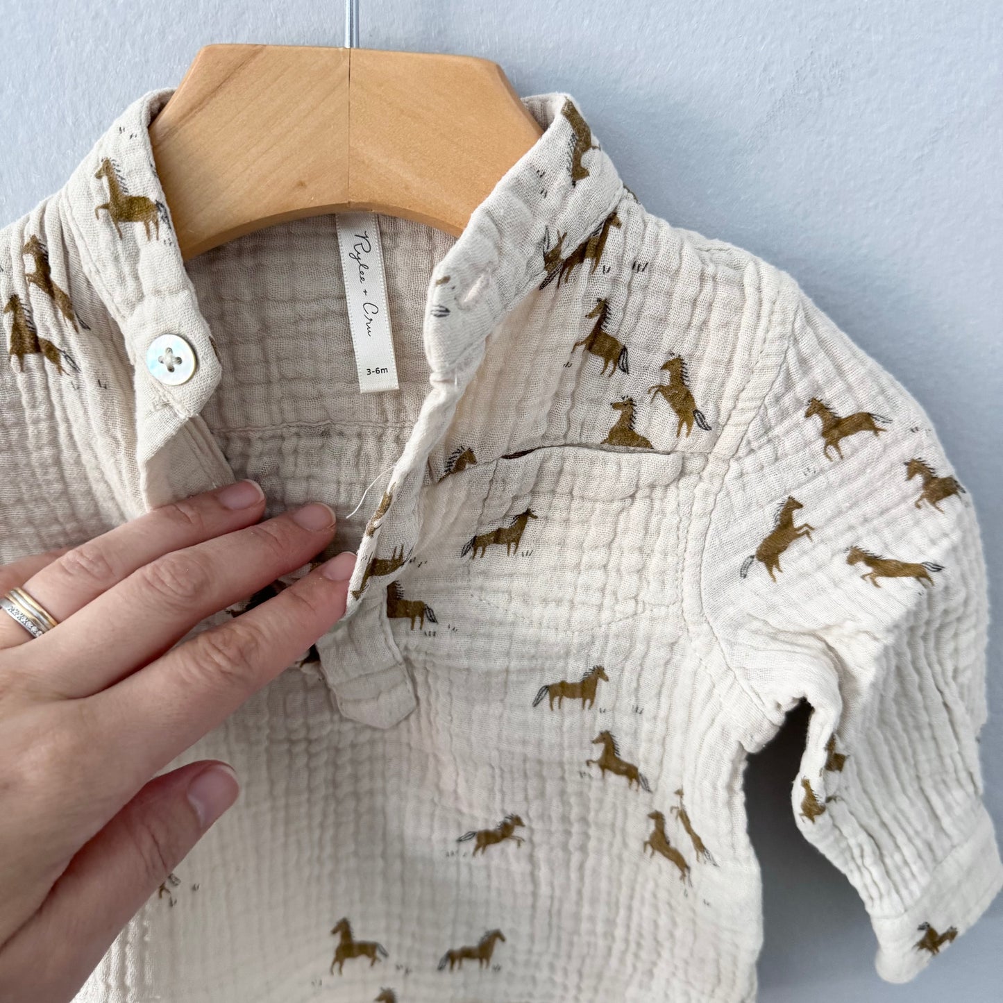 Rylee + Cru / Chemise en mousseline / 3-6M