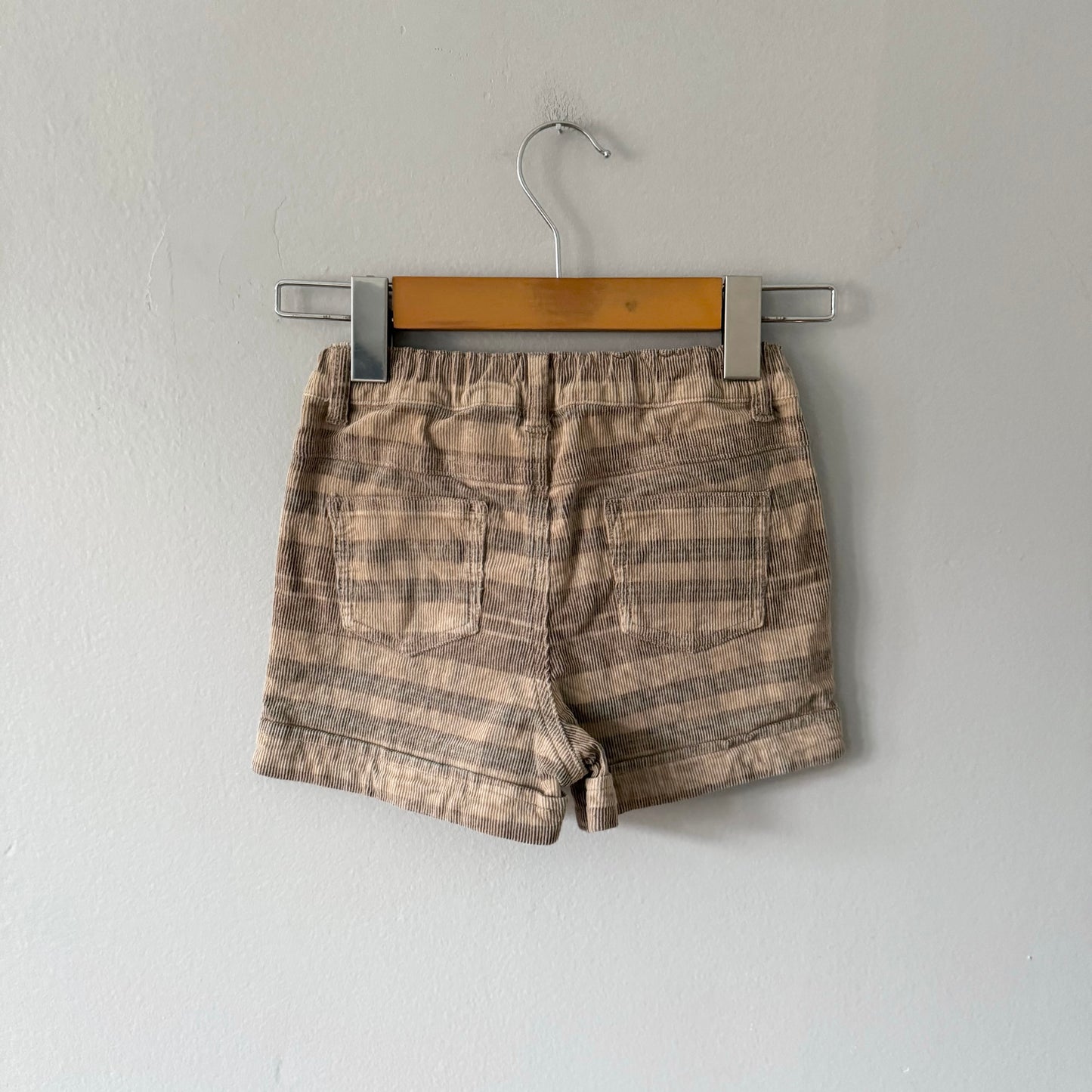 Muji / Light brown corduroy shorts / 4-5Y