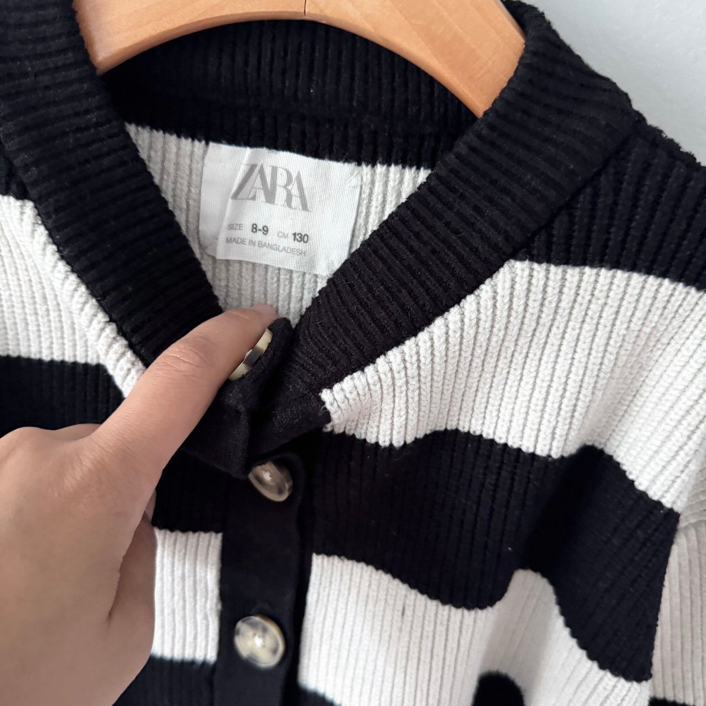 Zara / Black white stripe knit cardigan / 8-9Y