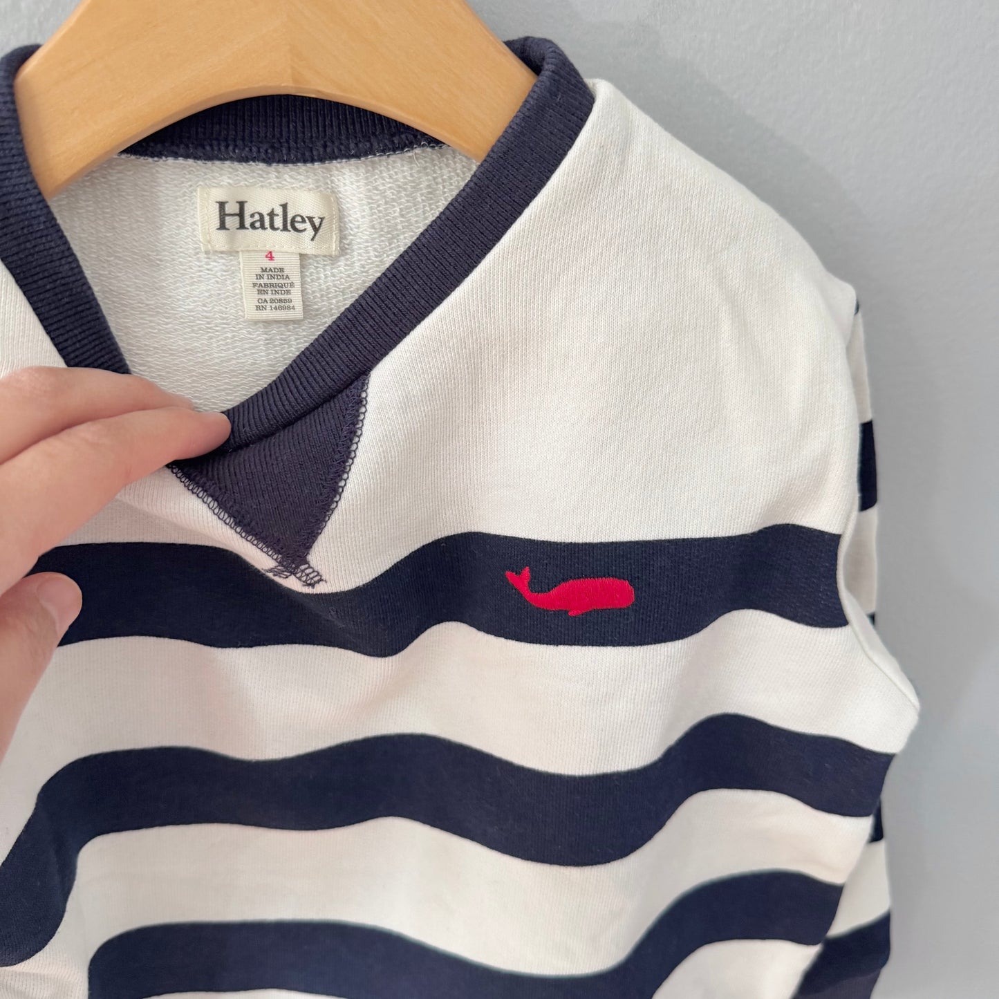 Hatley / White x navy stripe sweatshirt / 4Y
