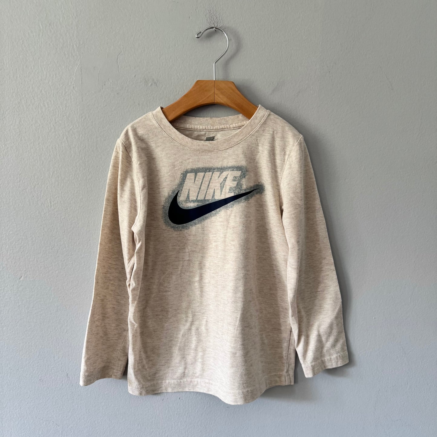 Nike / Beige logo long sleeve top / 5-6Y