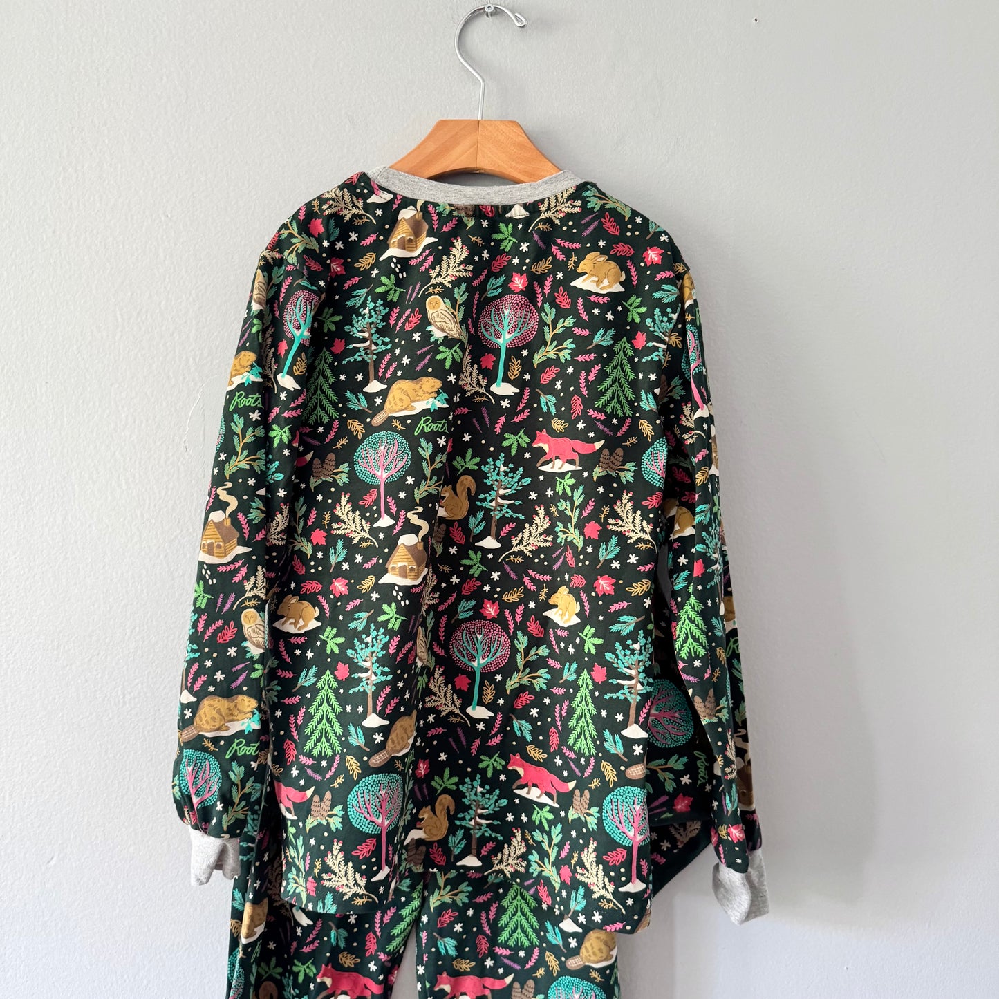 Roots / Green nature pajama set / 7-8Y