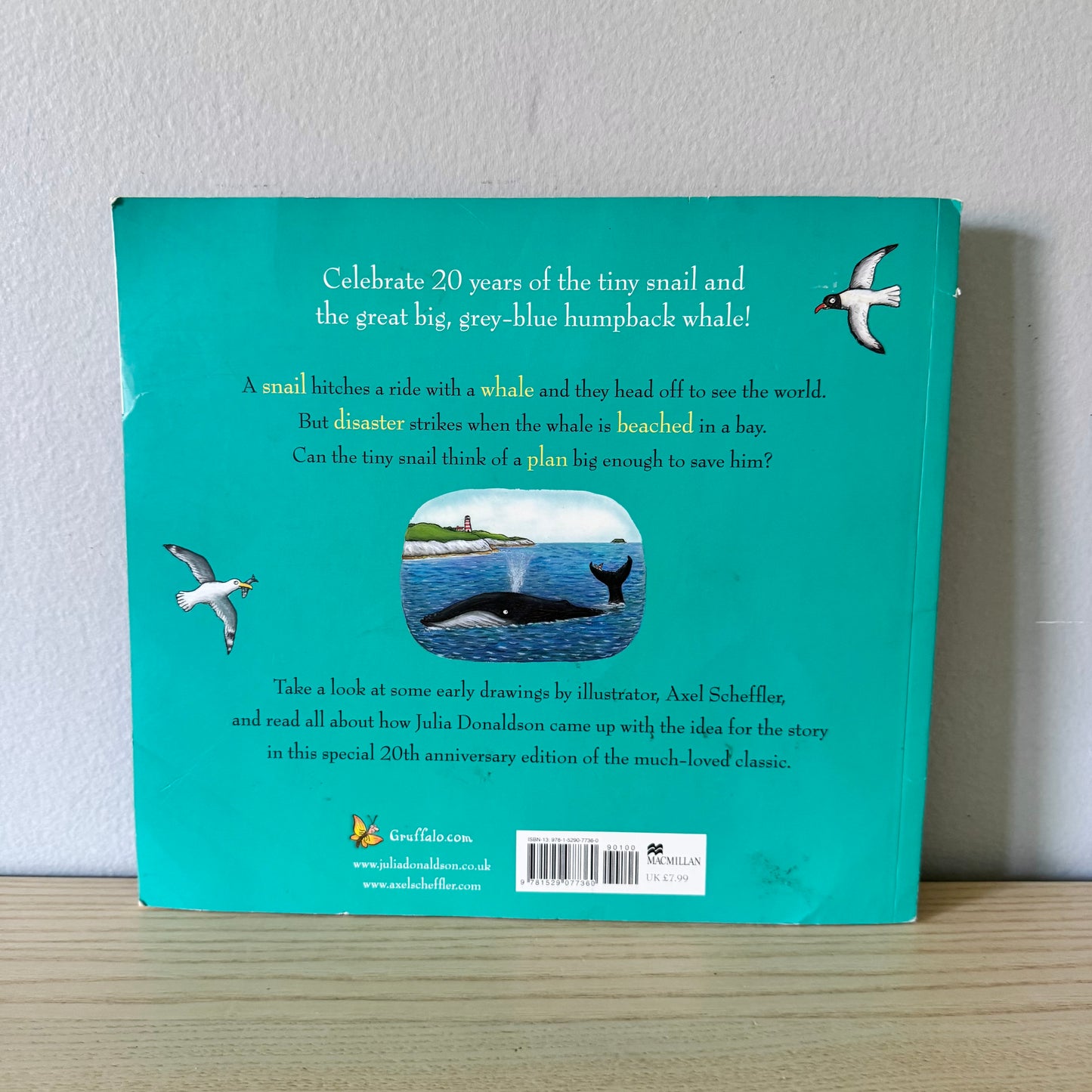 The Snail and the Whale / Julia Donaldson & Axel Scheffler