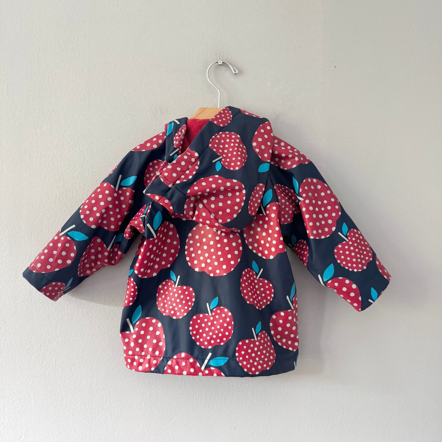 Hatley / Navy apple rain jacket / 12-18M