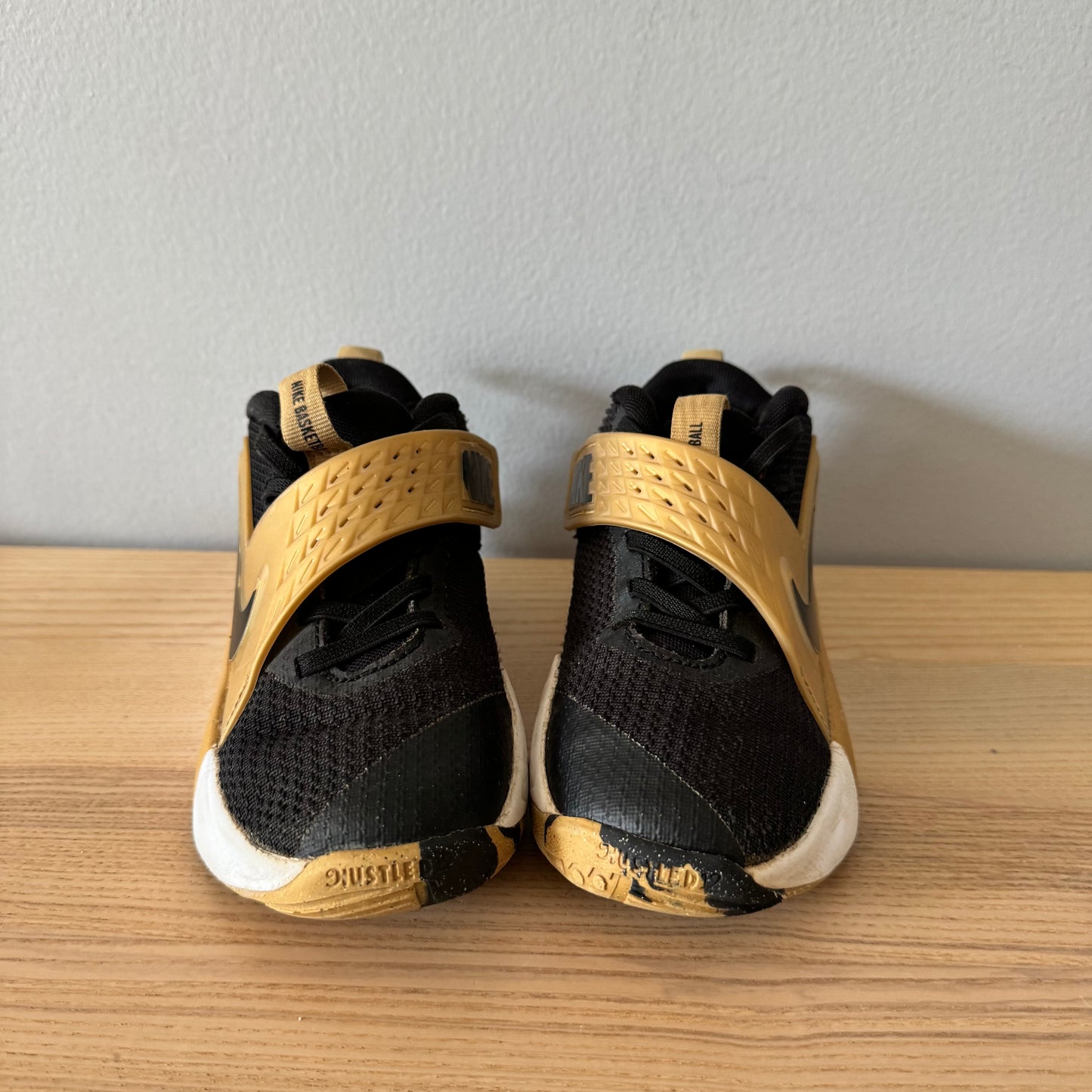 Nike / Sneakers / US13