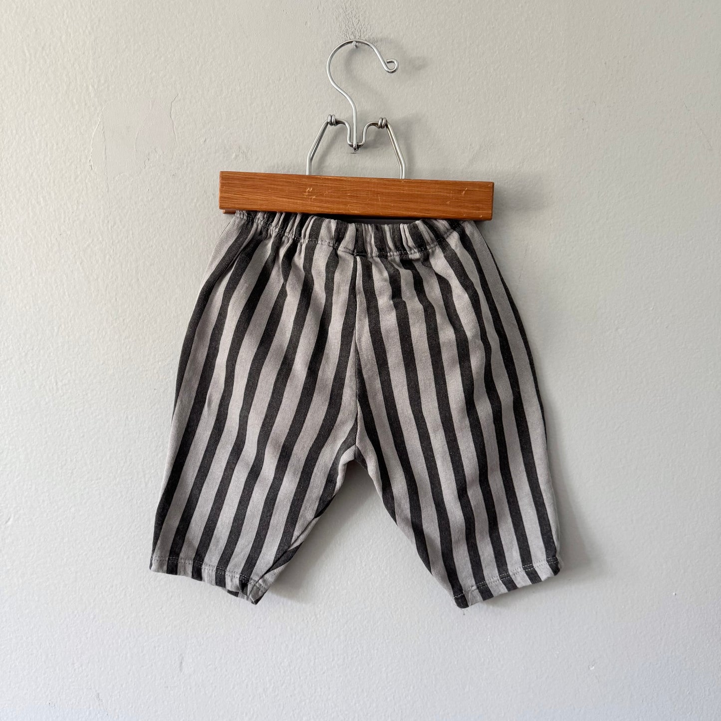 Zara / Grey stripe sweatpants / 9-12M
