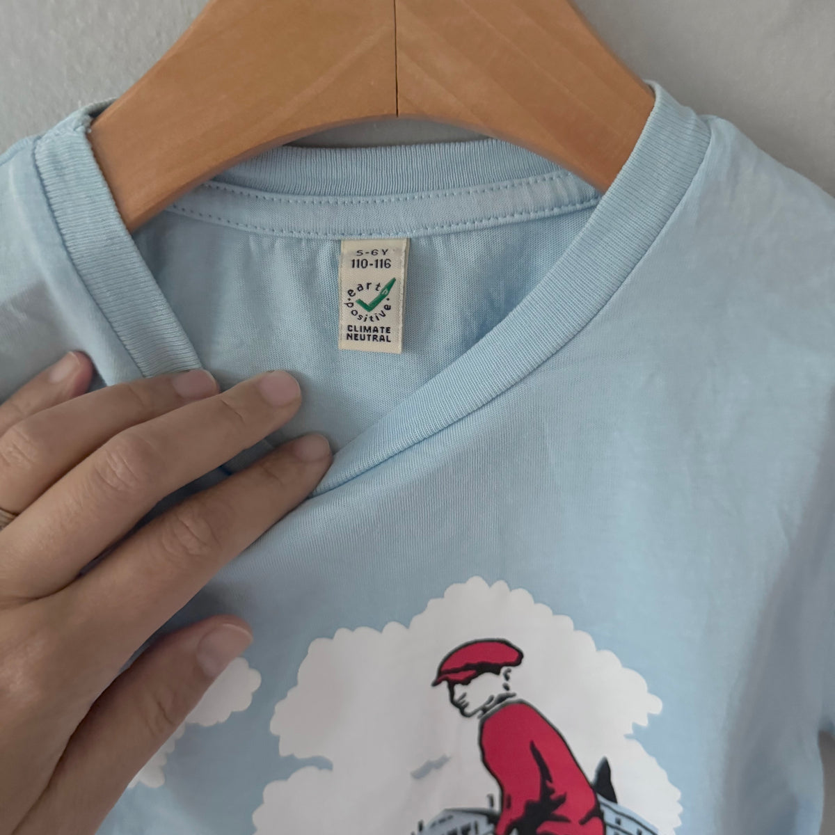 Earth Positive / Light blue T-shirt / 5-6Y