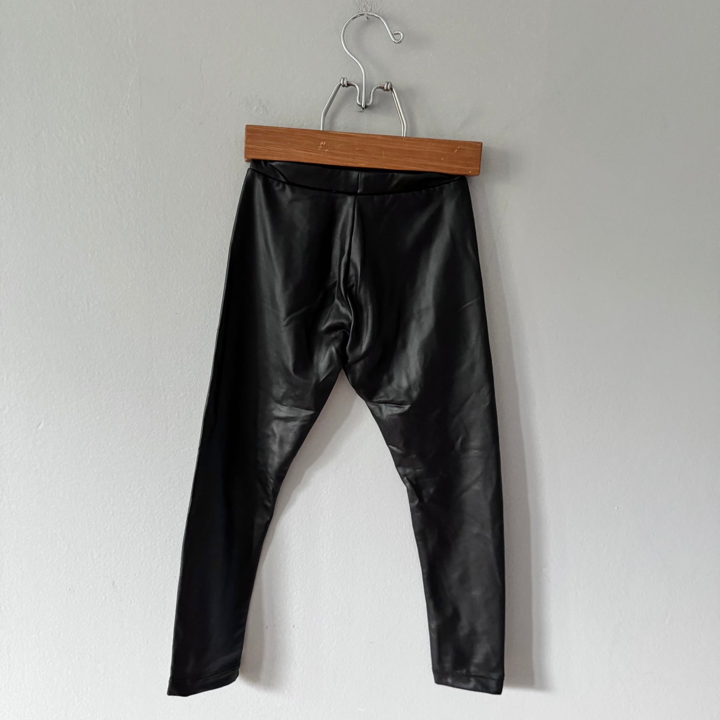 Zara / Black leggings / 6Y