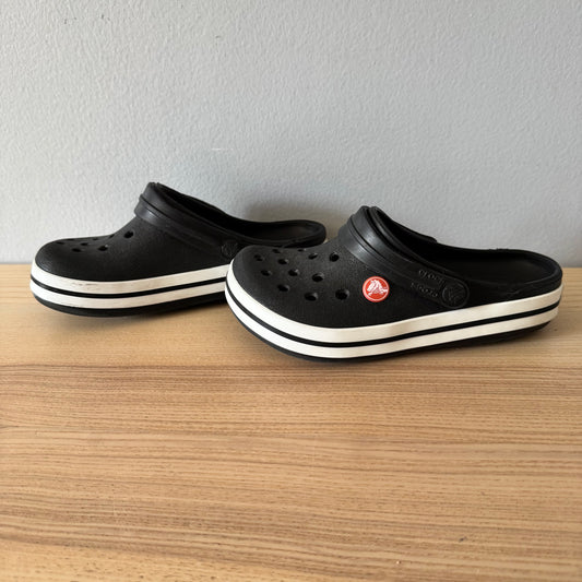 Crocs / Sandals / J2