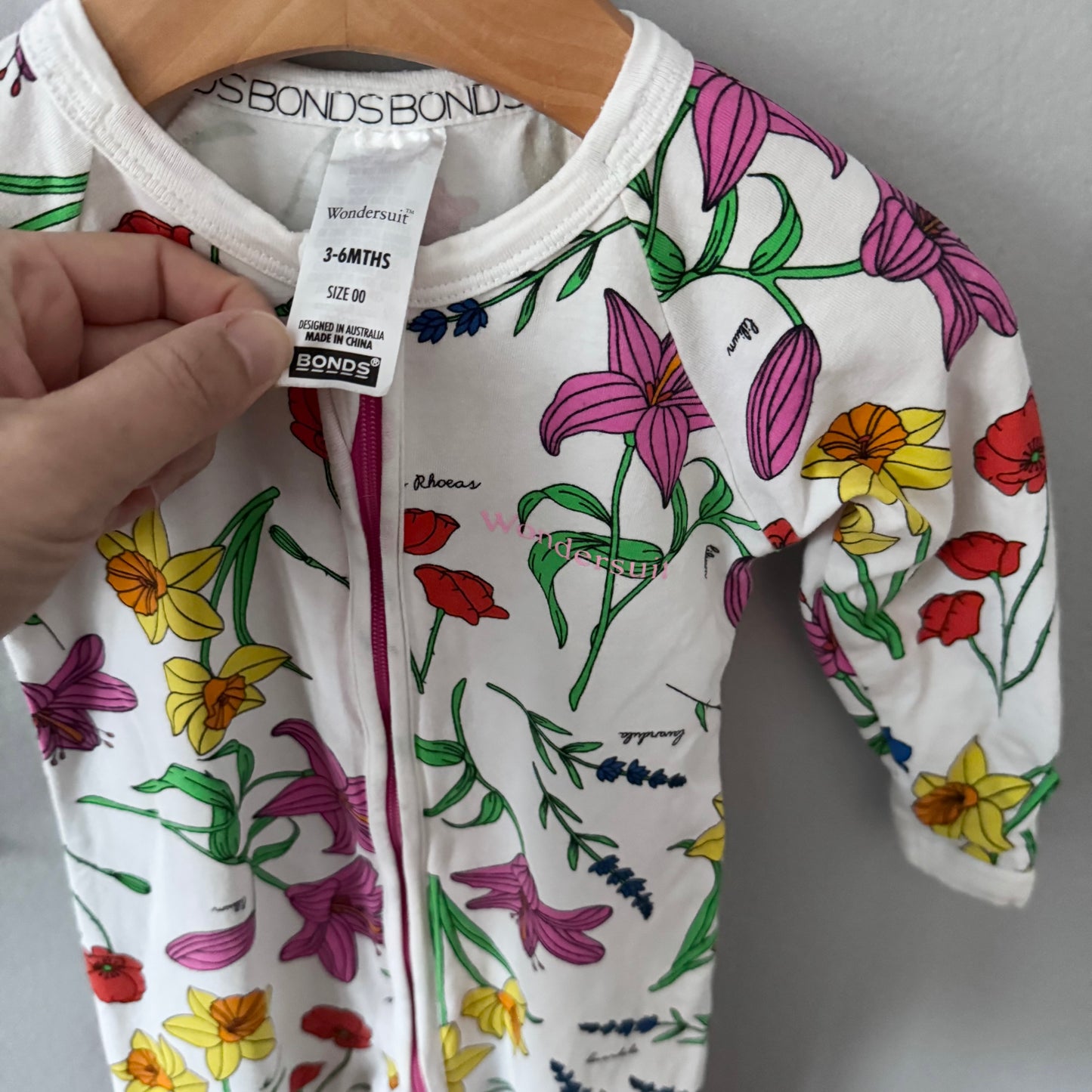 Bonds / White x flower romper / 3-6M