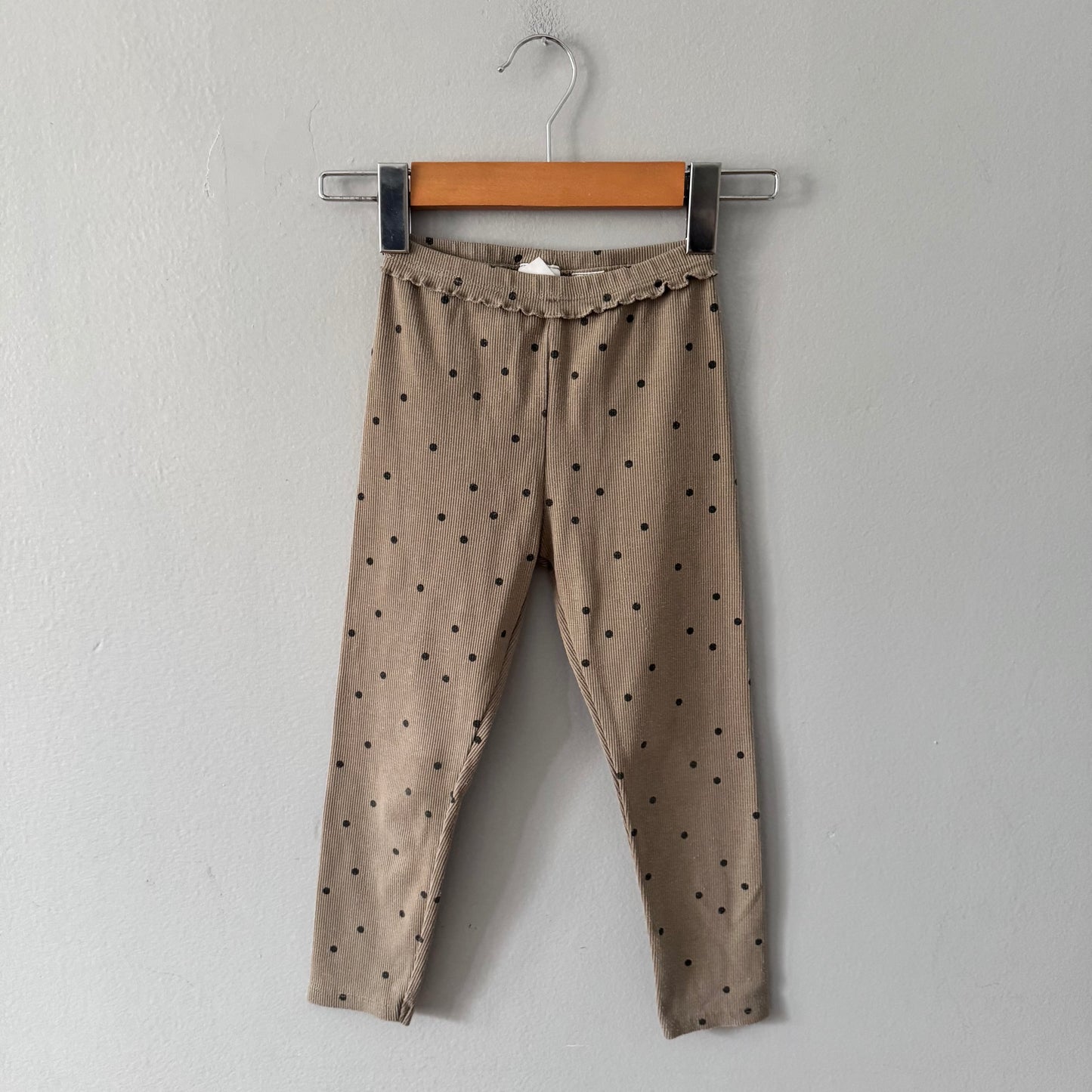 Zara / Khaki ribbed x dots leggings / 4-5Y
