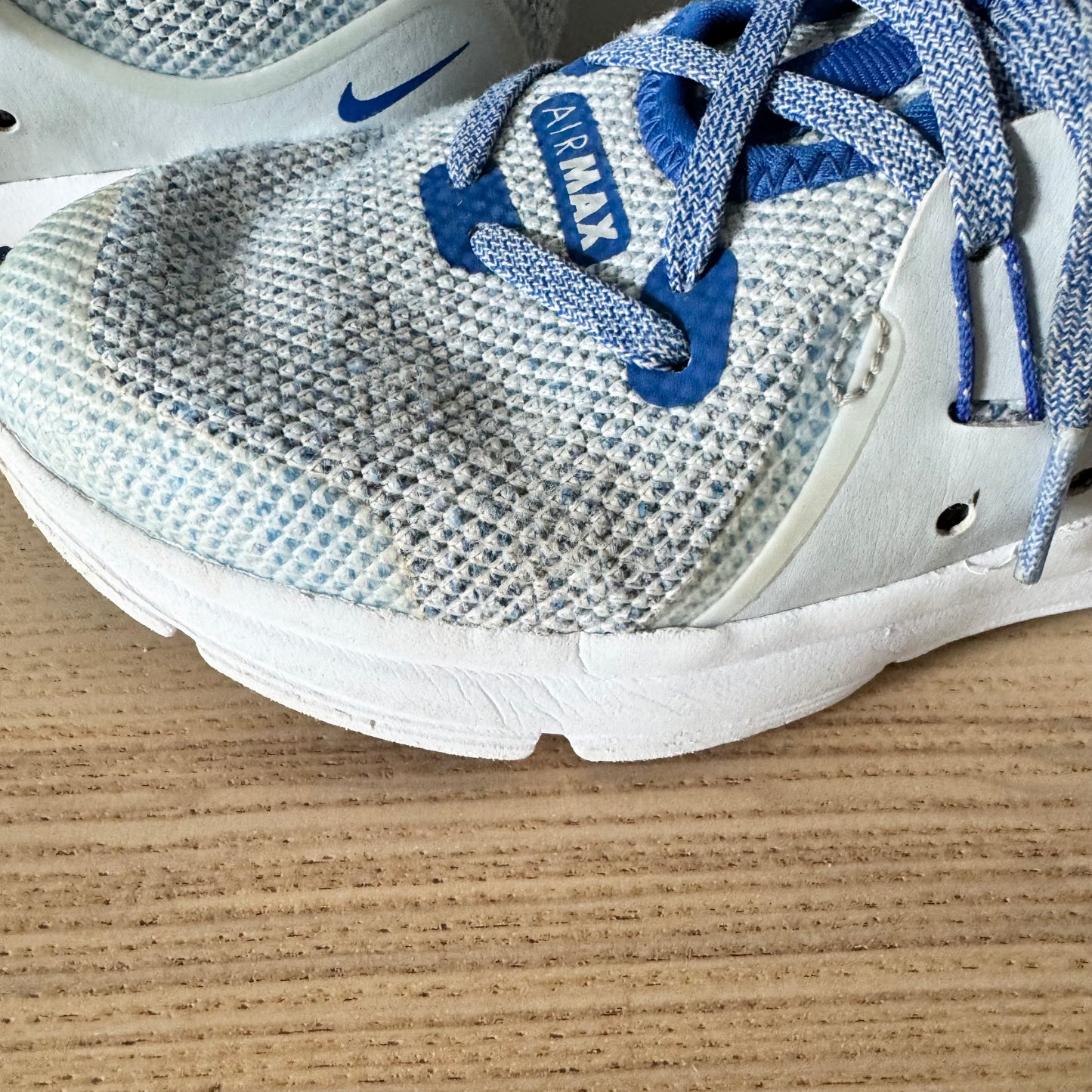Nike / Sneaker / J1