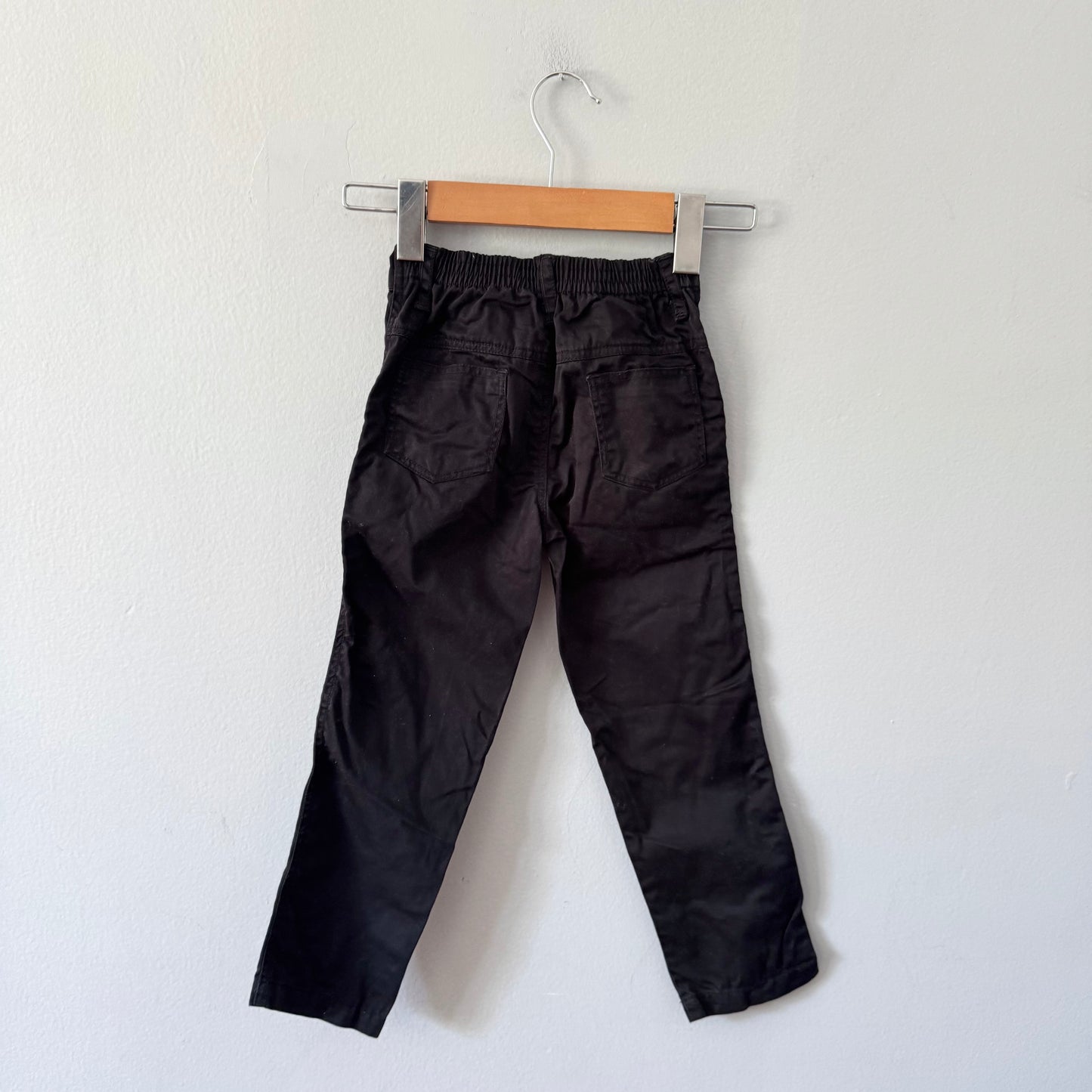 Little Kangaroos / Black pants / 4Y