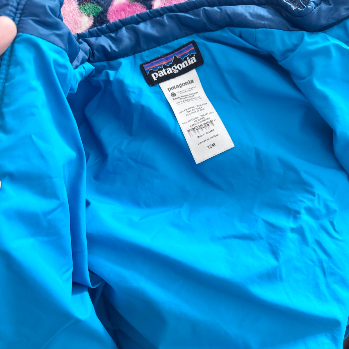 Patagonia / Blue light puffer jacket / 12M