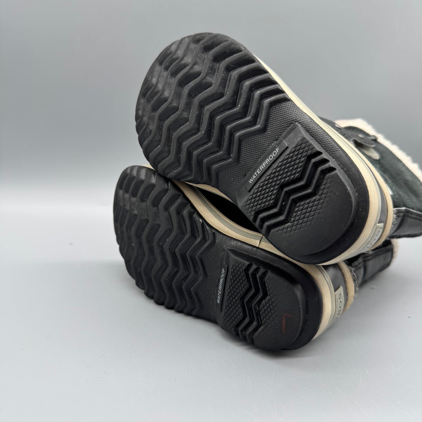 Sorel / Snow Boots / US8