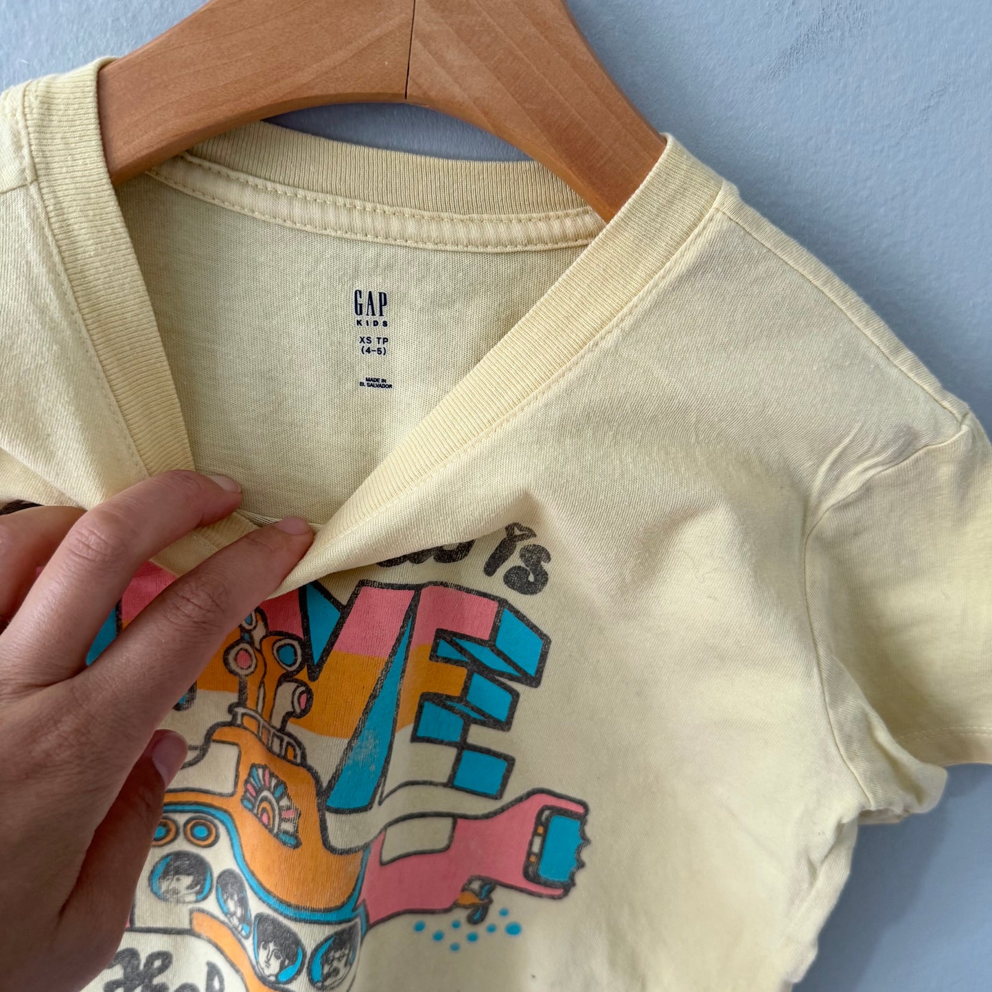 Gap / The Beatles yellow T-shirt / 4-5Y