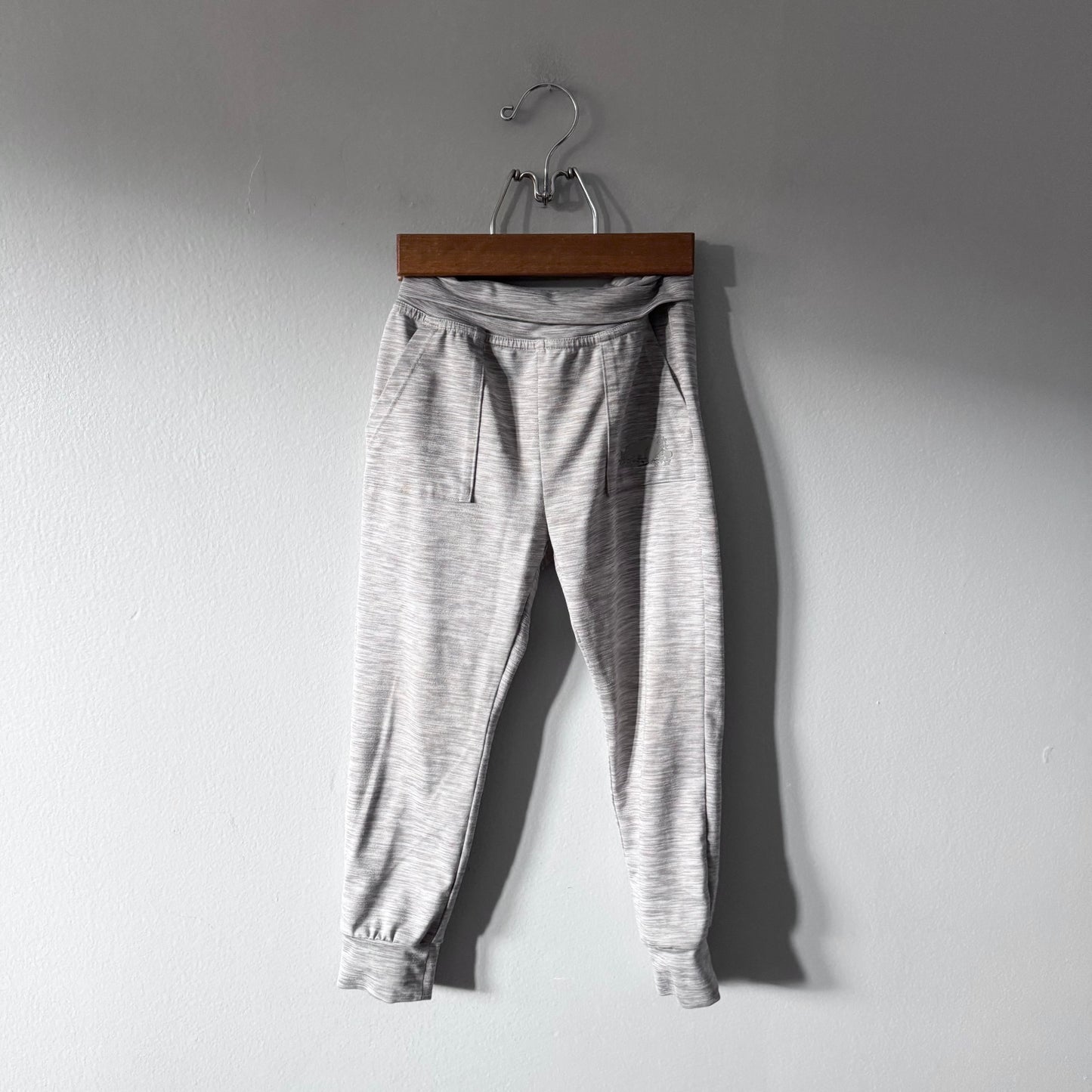 Roots / Light grey active pants / 4T