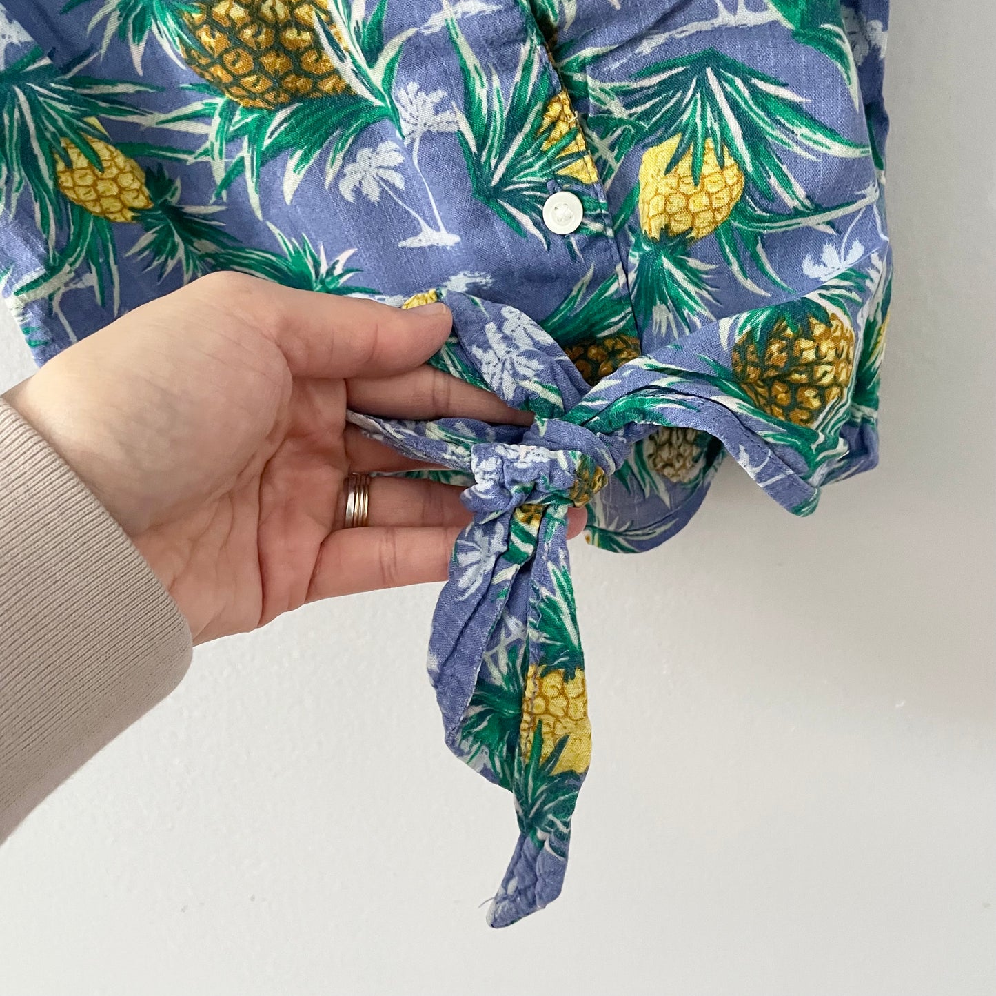 Old Navy / Pinapple summer shirt / 2T