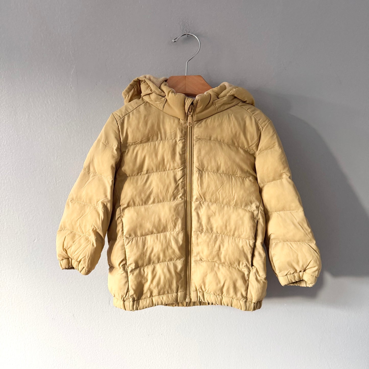 Uniqlo / Light puffer jacket - beige / 18-24M