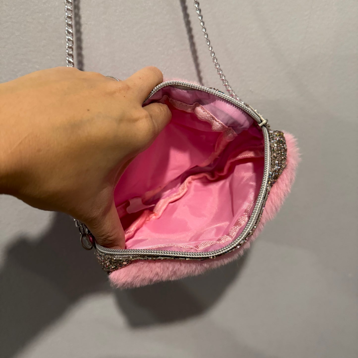 No brand / Pink sherpa purse / 4-8Y