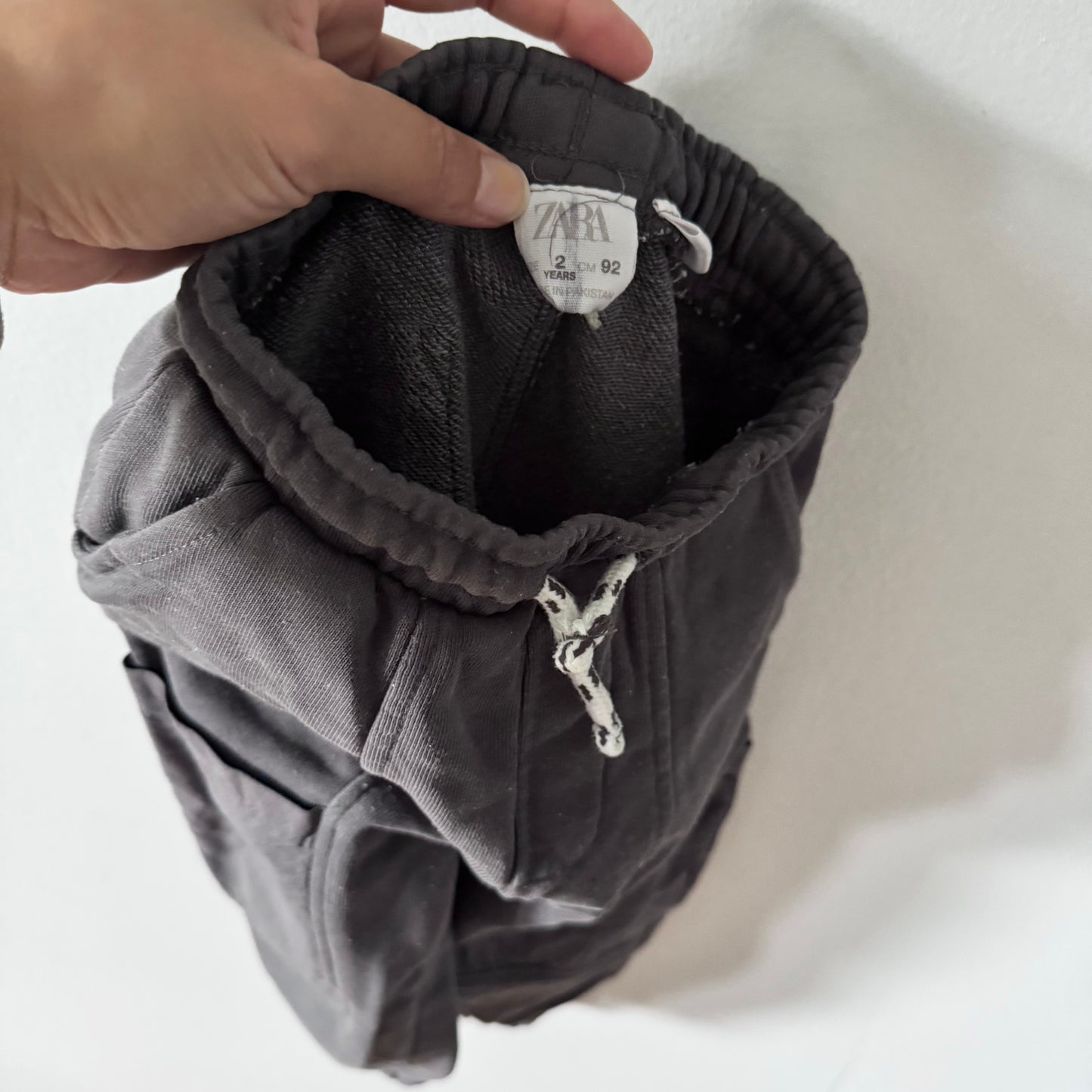 Zara / Dark grey sweatpants / 2Y