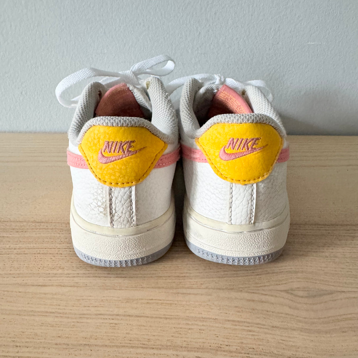 Nike / Sneaker / J1