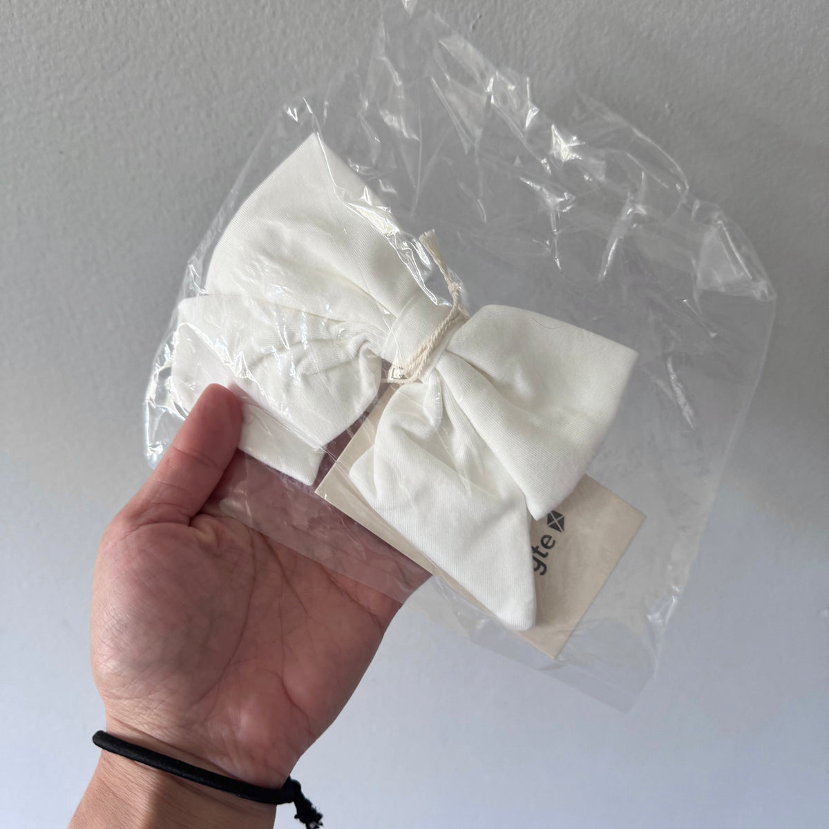 Kyte / Ribbon hair clip - white