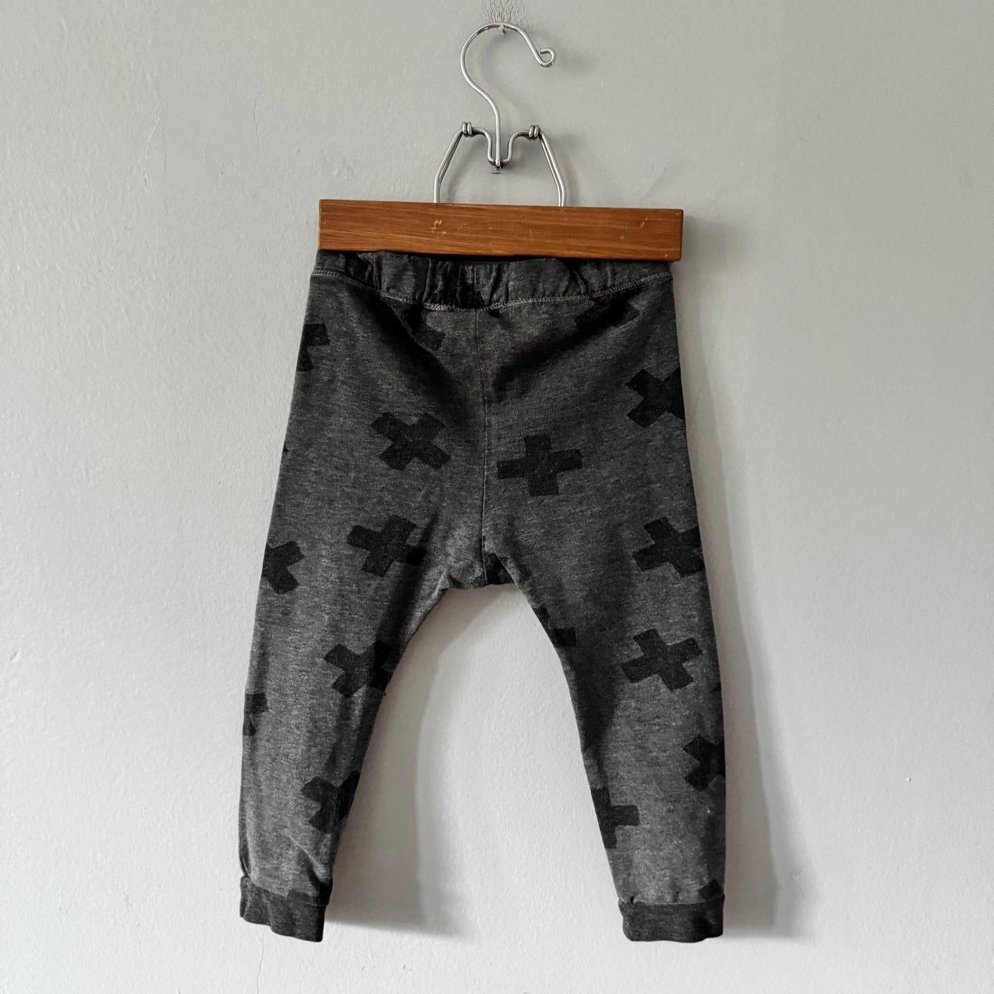 Zara / Dark grey sweatpants / 2-3Y