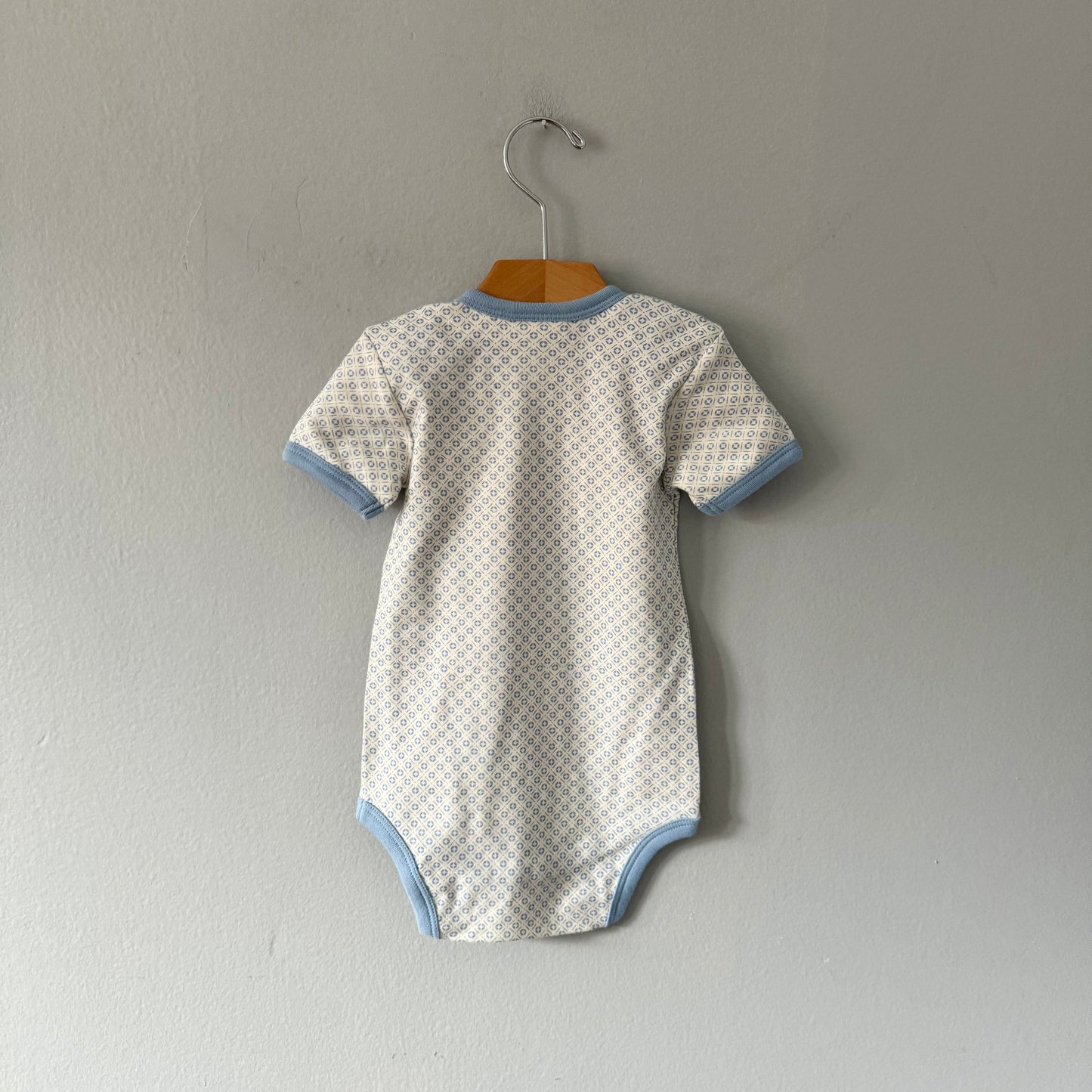 Sapling / Blue x white short sleeve onesie / 6-12M