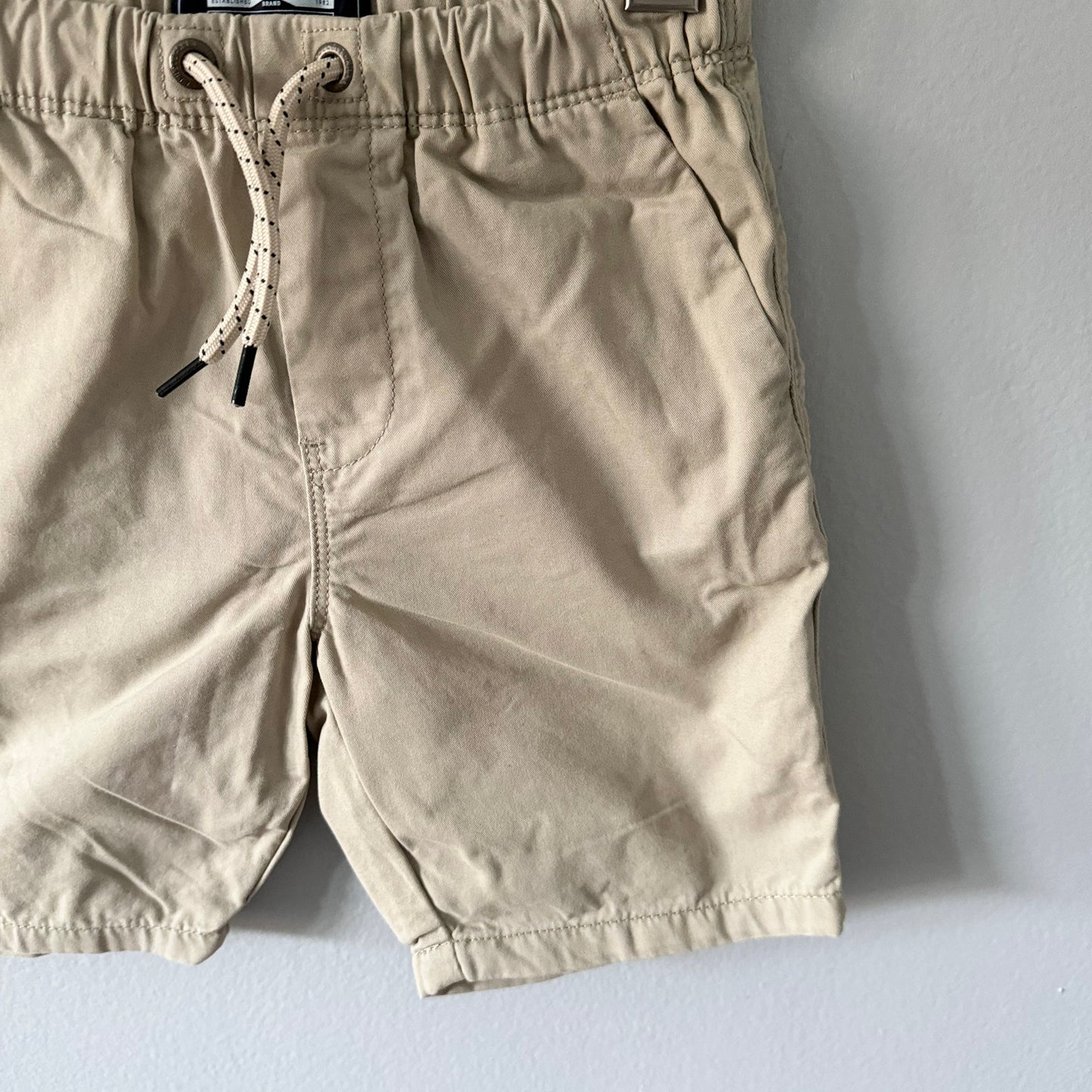 Next / Beige chino shorts / 4-5Y